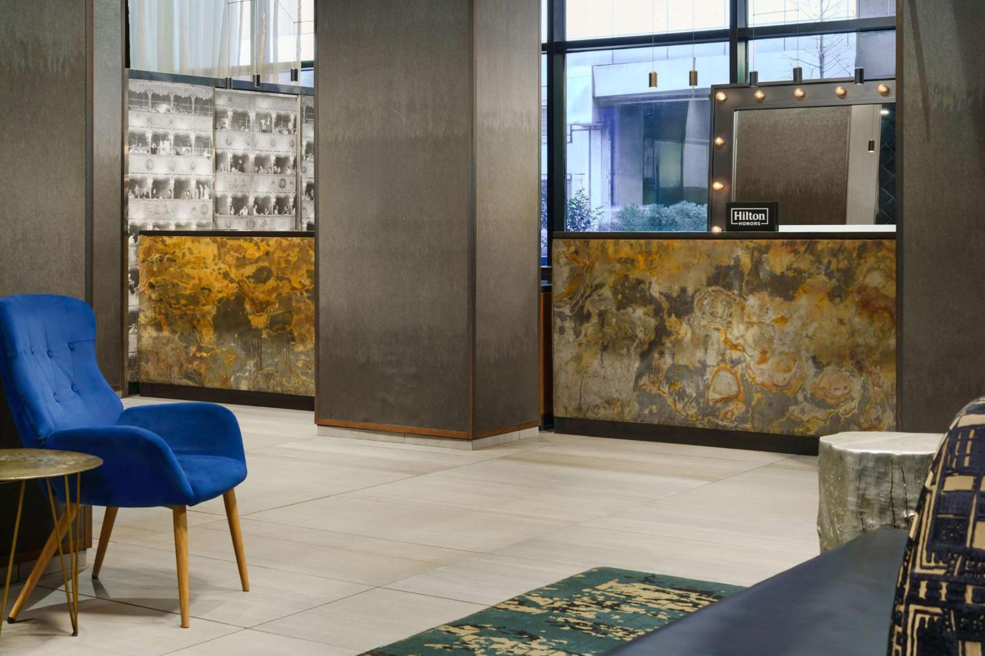 Doubletree By Hilton New York Times Square West Hotel