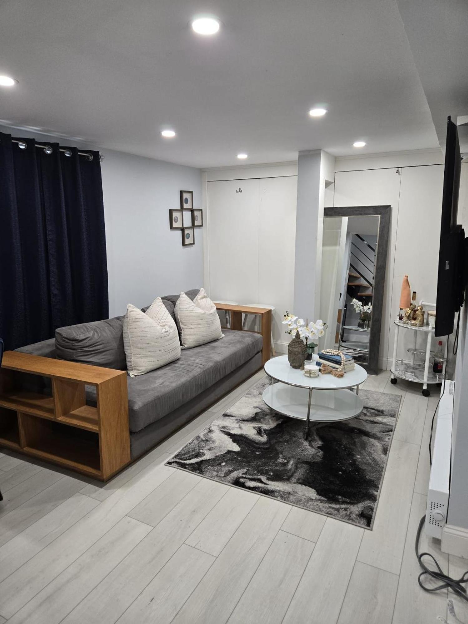 Apartment Modern Oasis 1