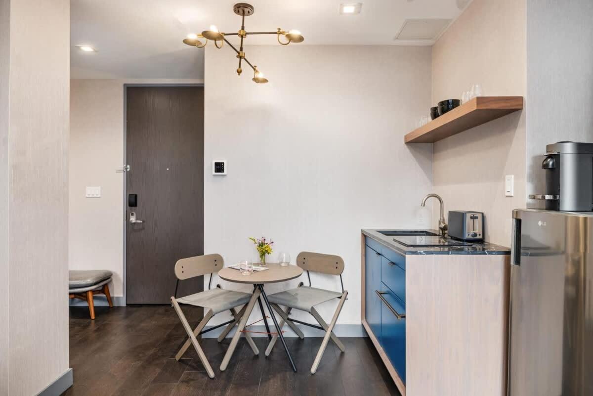 The Vibe On 5th Iv Vibe 8753 * New York