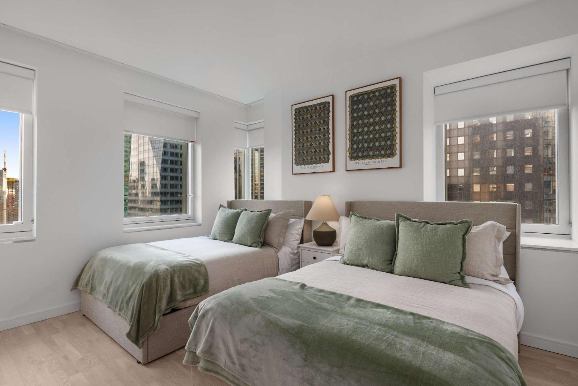 Lavish Two-story Retreat In The Heart Of Manhattan