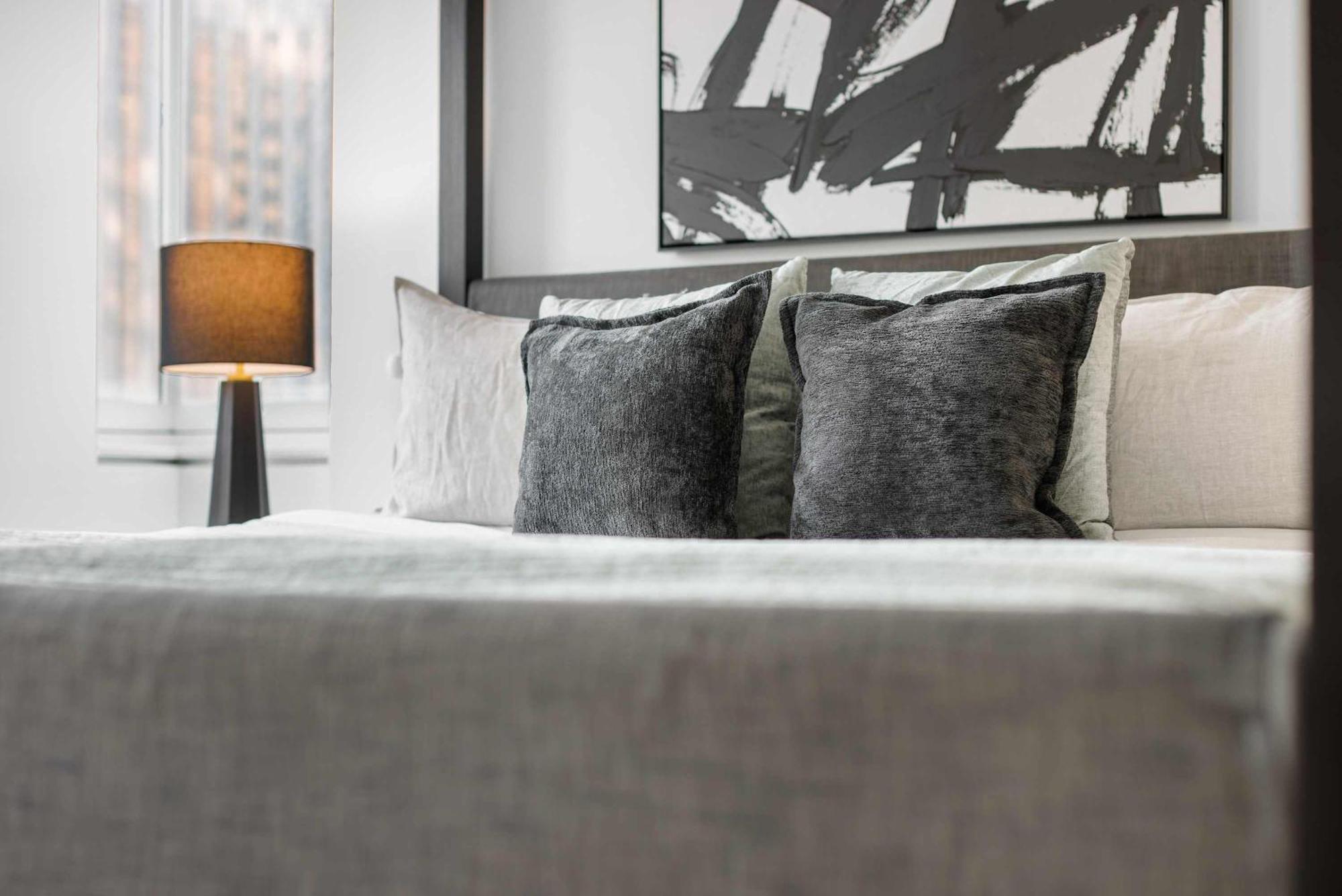 Lavish Two-story Retreat In The Heart Of Manhattan New York