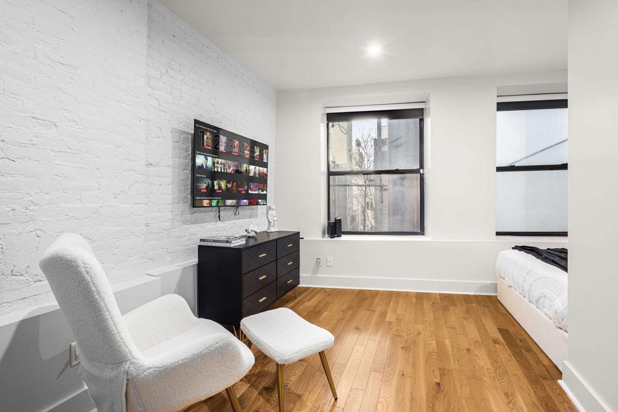 Prime Nyc Location 4br Spacious Haven *