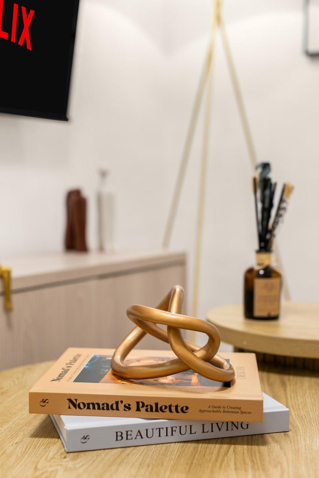 East Village Manhattan 3br For Life Apartment *