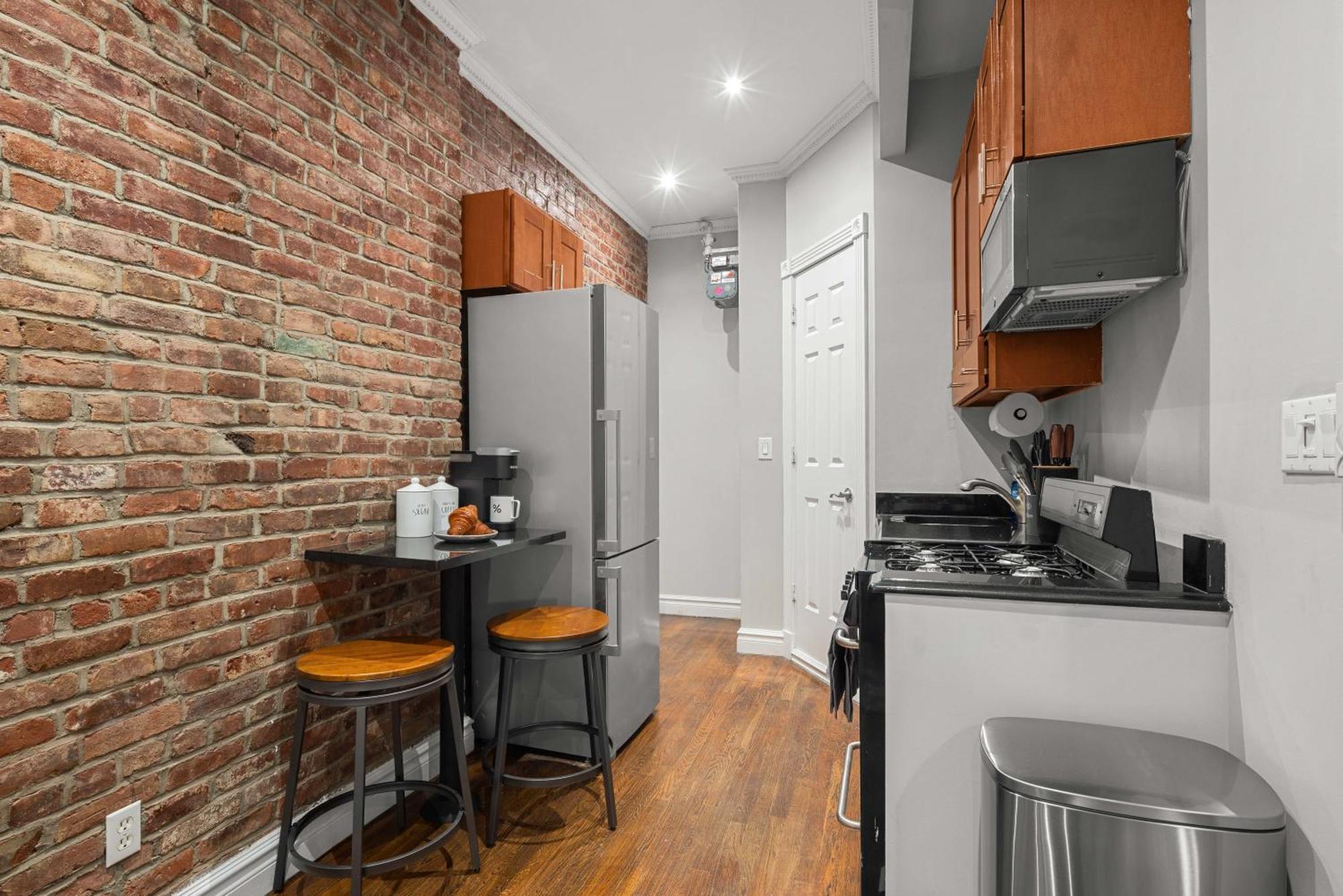 Stylish Escape Modern 2br On Street