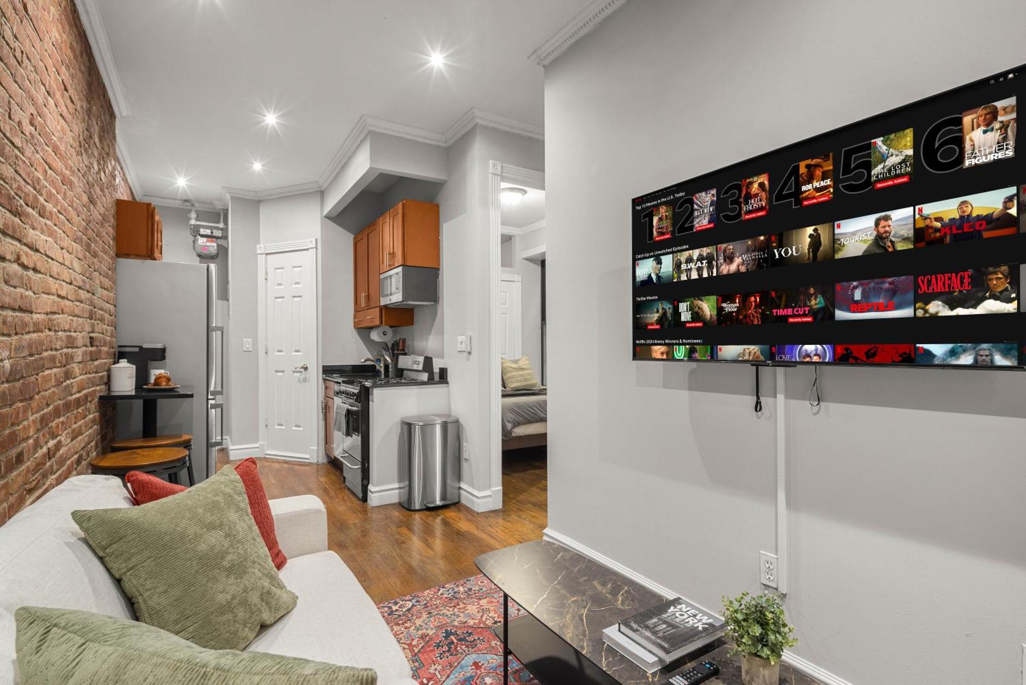 Stylish Escape Modern 2br On Street New York