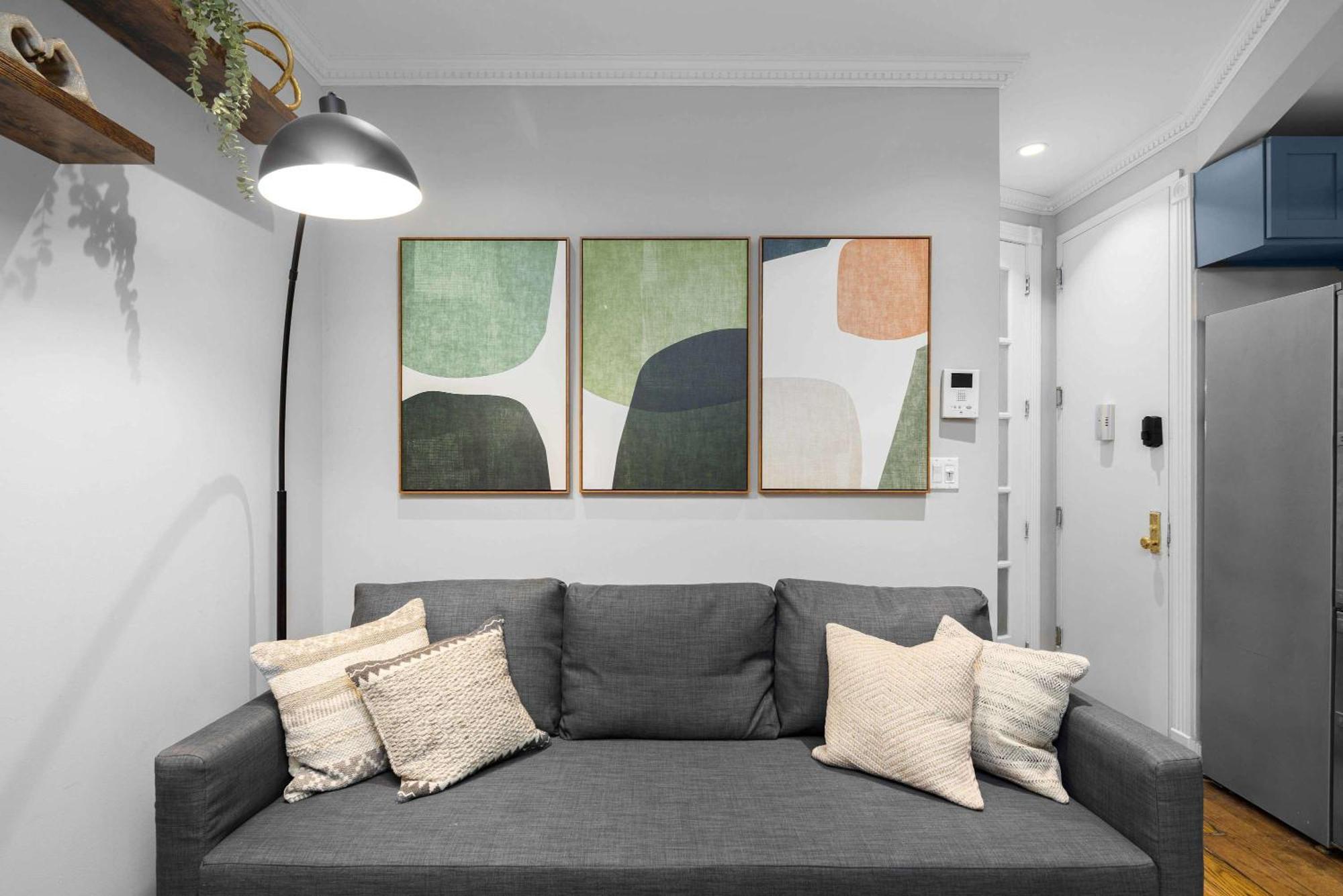 Modern Manhattan In Prime Spot Apartment