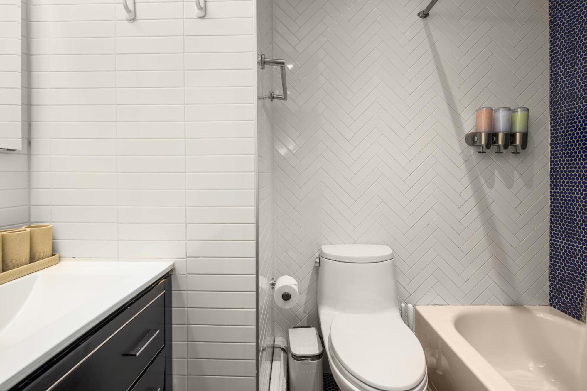 Apartment Nyc's Prime Location Upscale 2br *