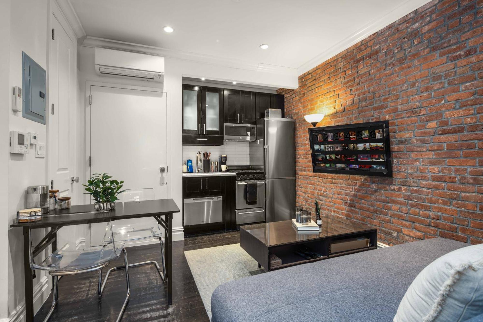 Apartment Nyc's Prime Location Upscale 2br