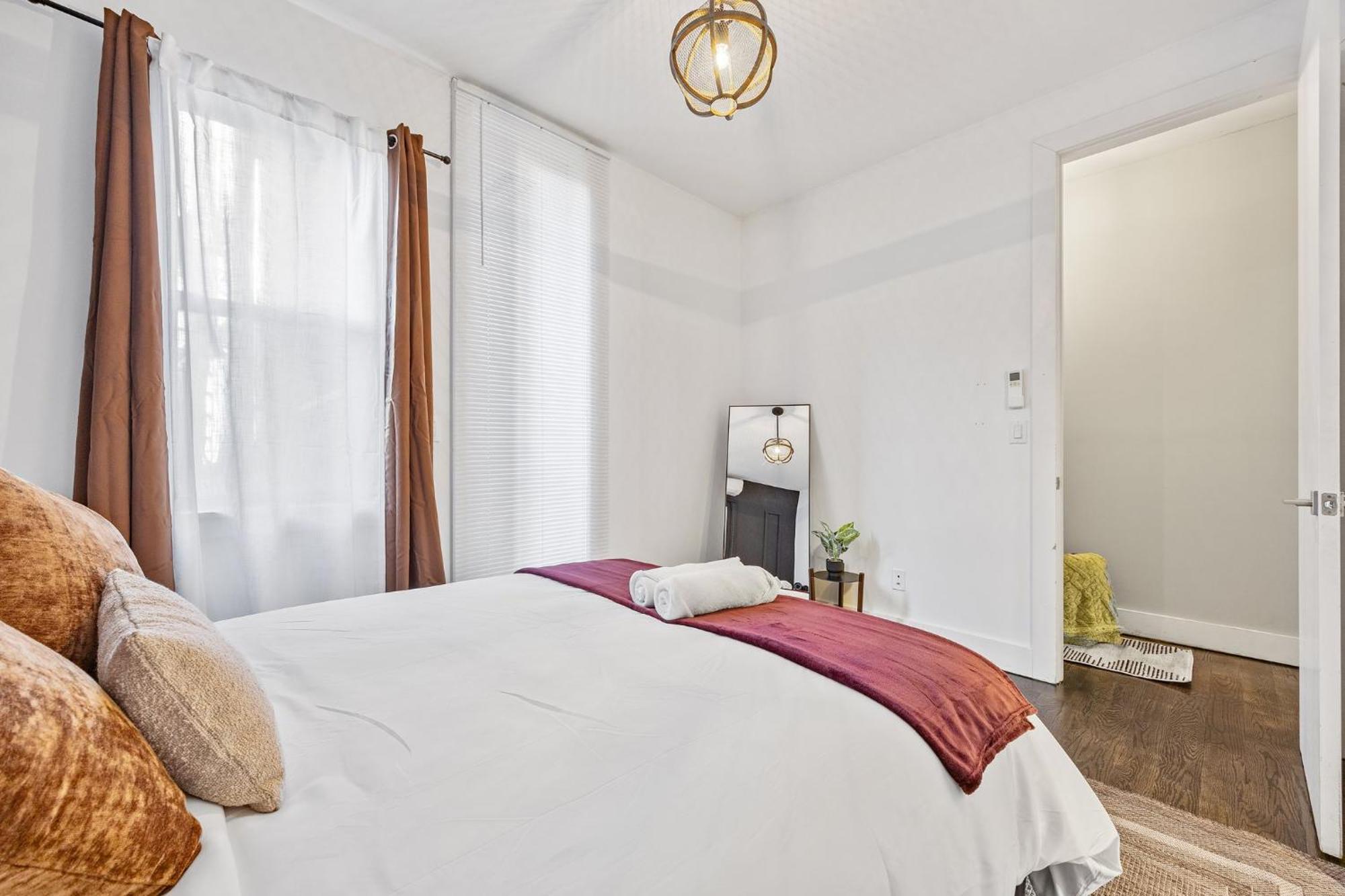 Mid-century 5br And 5 Baths W Ps5 & Laundry Apartment New York