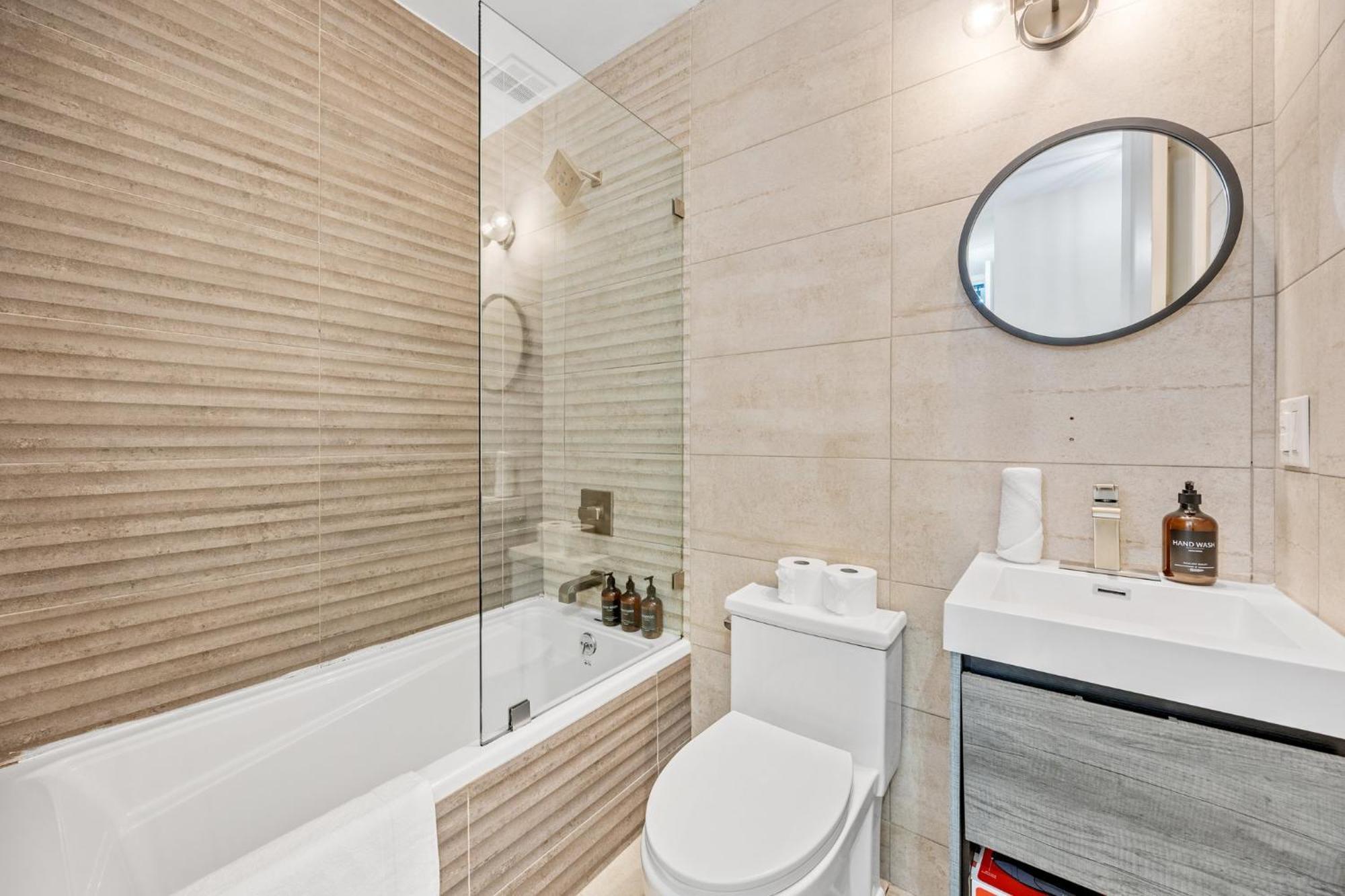 Mid-century 5br And 5 Baths W Ps5 & Laundry *