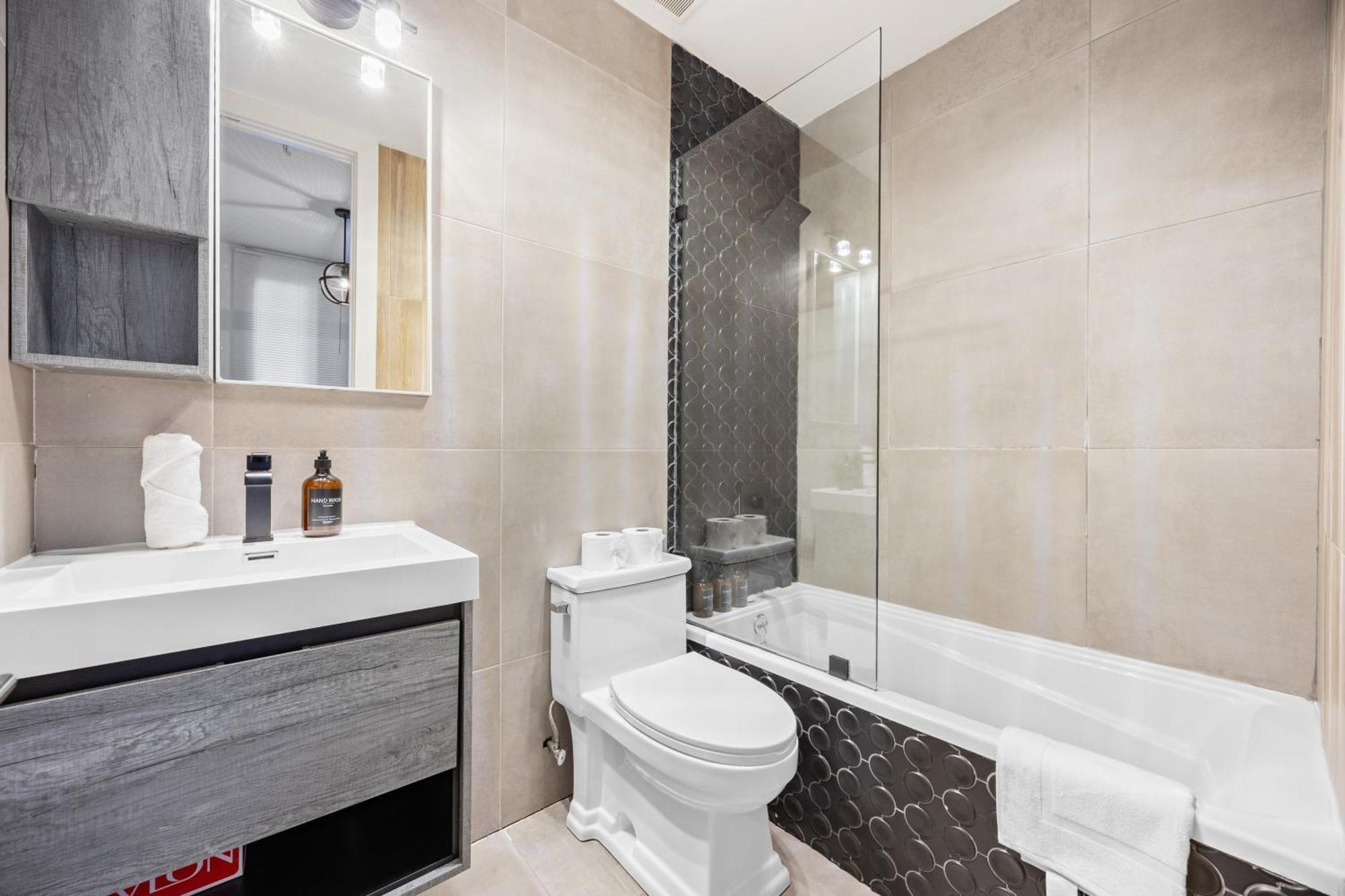 Mid-century 5br And 5 Baths W Ps5 & Laundry New York