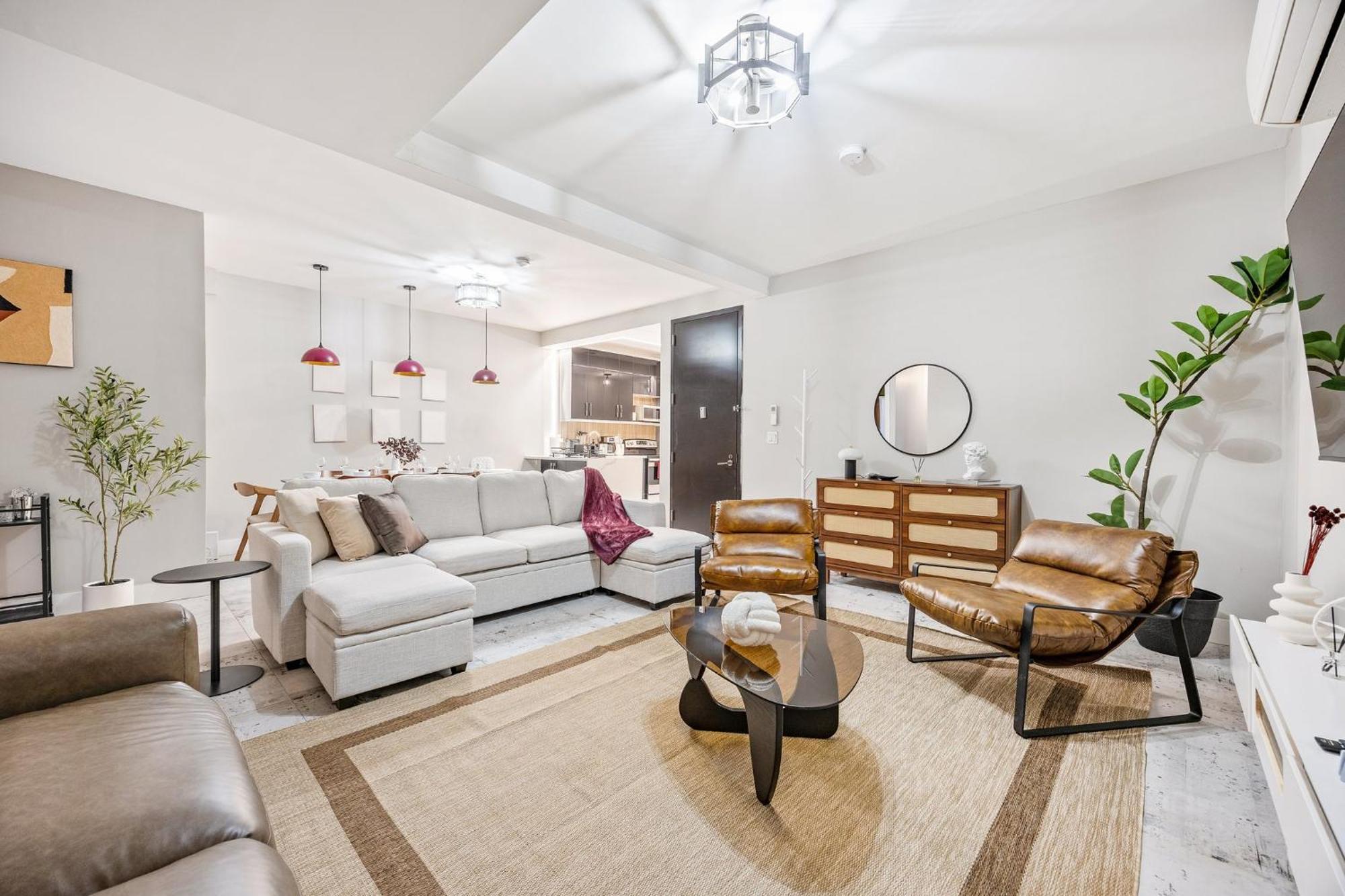 Apartment Mid-century 5br And 5 Baths W Ps5 & Laundry