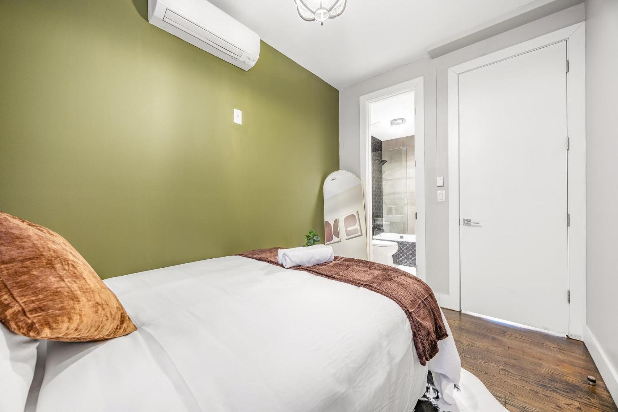 Mid-century 5br And 5 Baths W Ps5 & Laundry Apartment New York