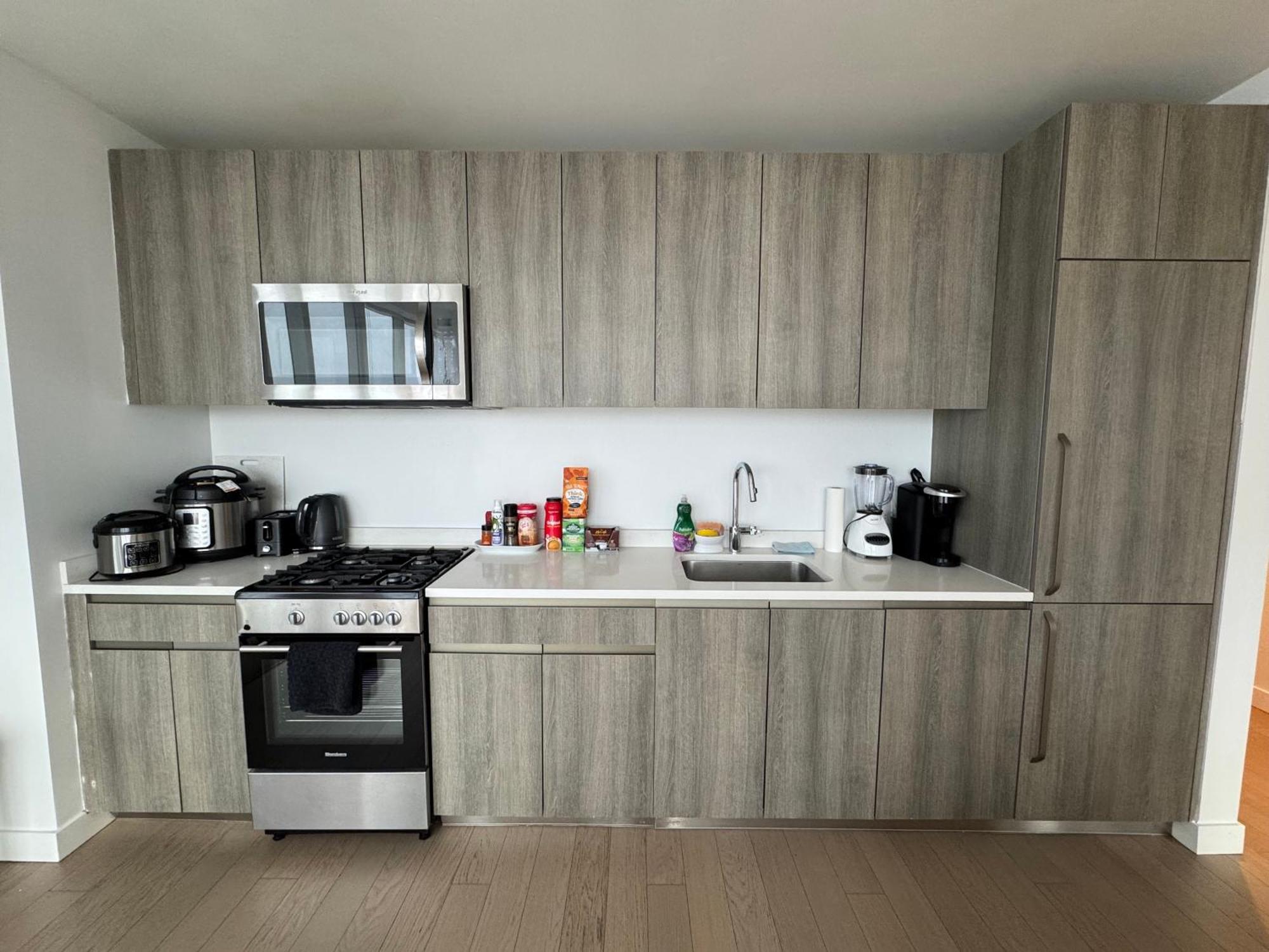 Luxury 2 Bedrooms 2 Bathrooms Corner Breathtaking Views Modern Retreat Apartment *