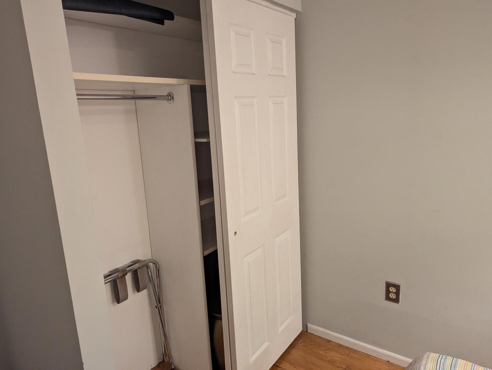 Appartement & Play Red Adult In Williamsburg
