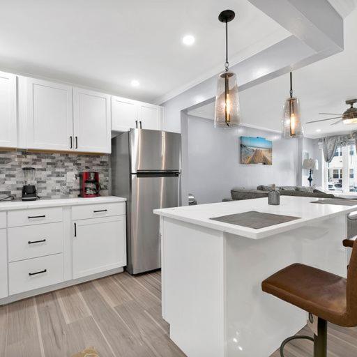 The Cozy Getaway In Edgemere Community Apartment *