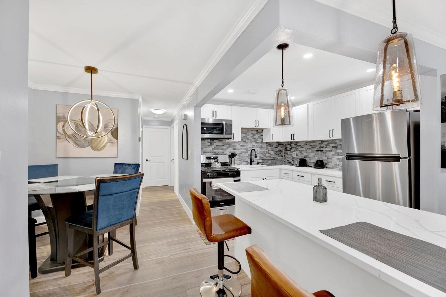 The Cozy Getaway In Edgemere Community Apartment