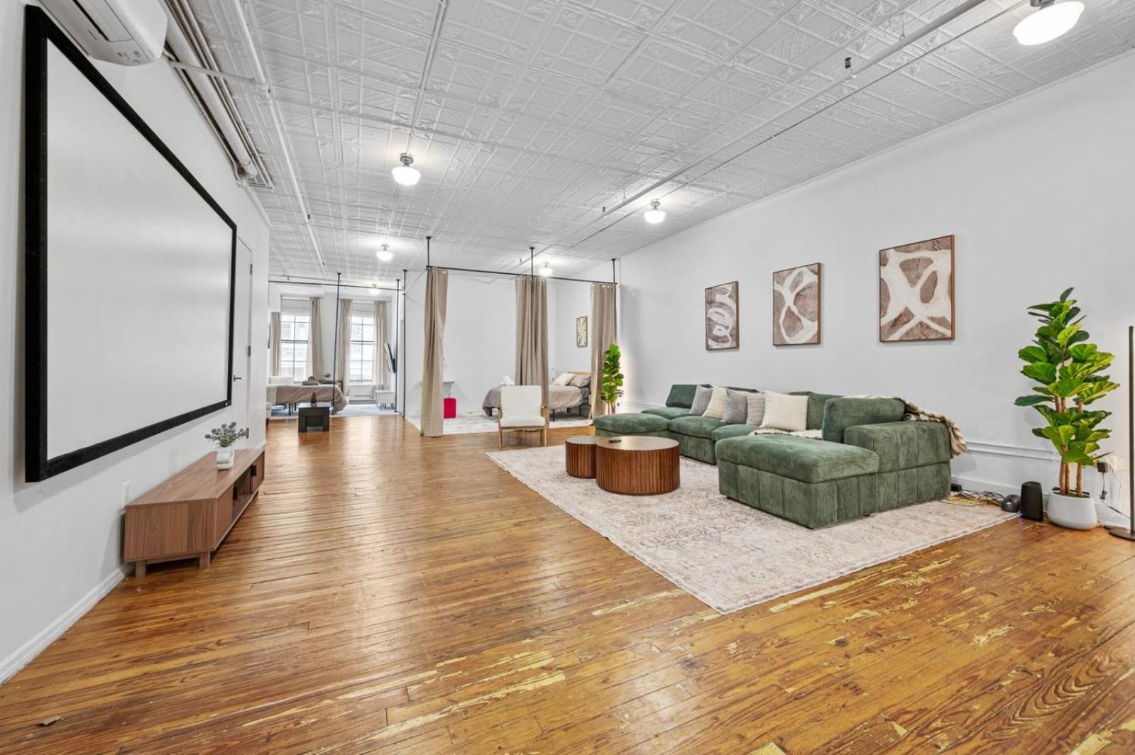 Apartment Soho Fancy 4 Bedroom 2000 Square Feet Loft