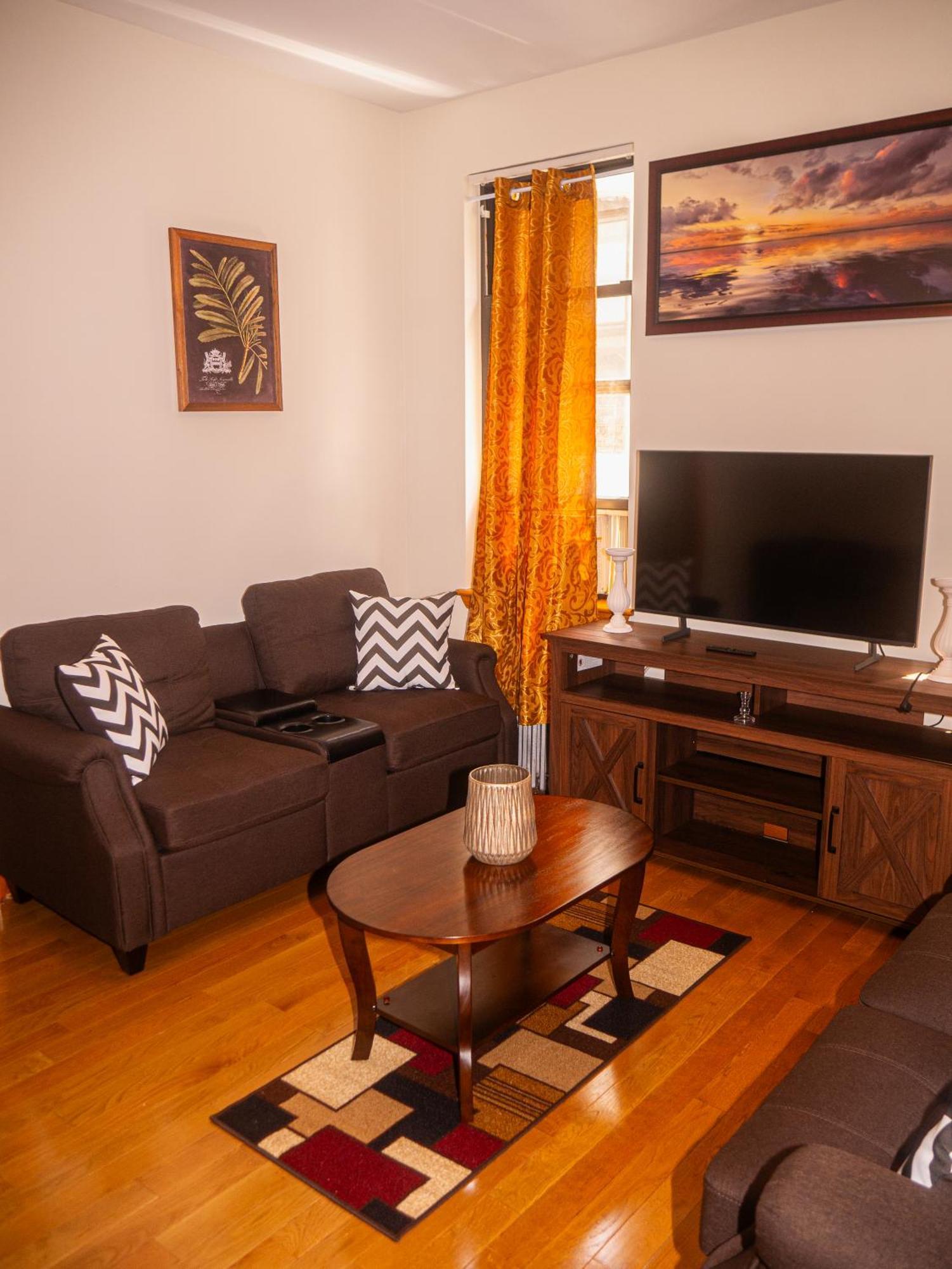 Immaculate Furnished 1-bedroom Apartment *