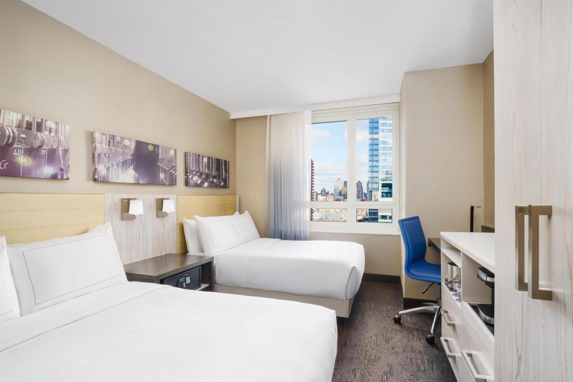 Doubletree By Hilton New York Times Square West 4*