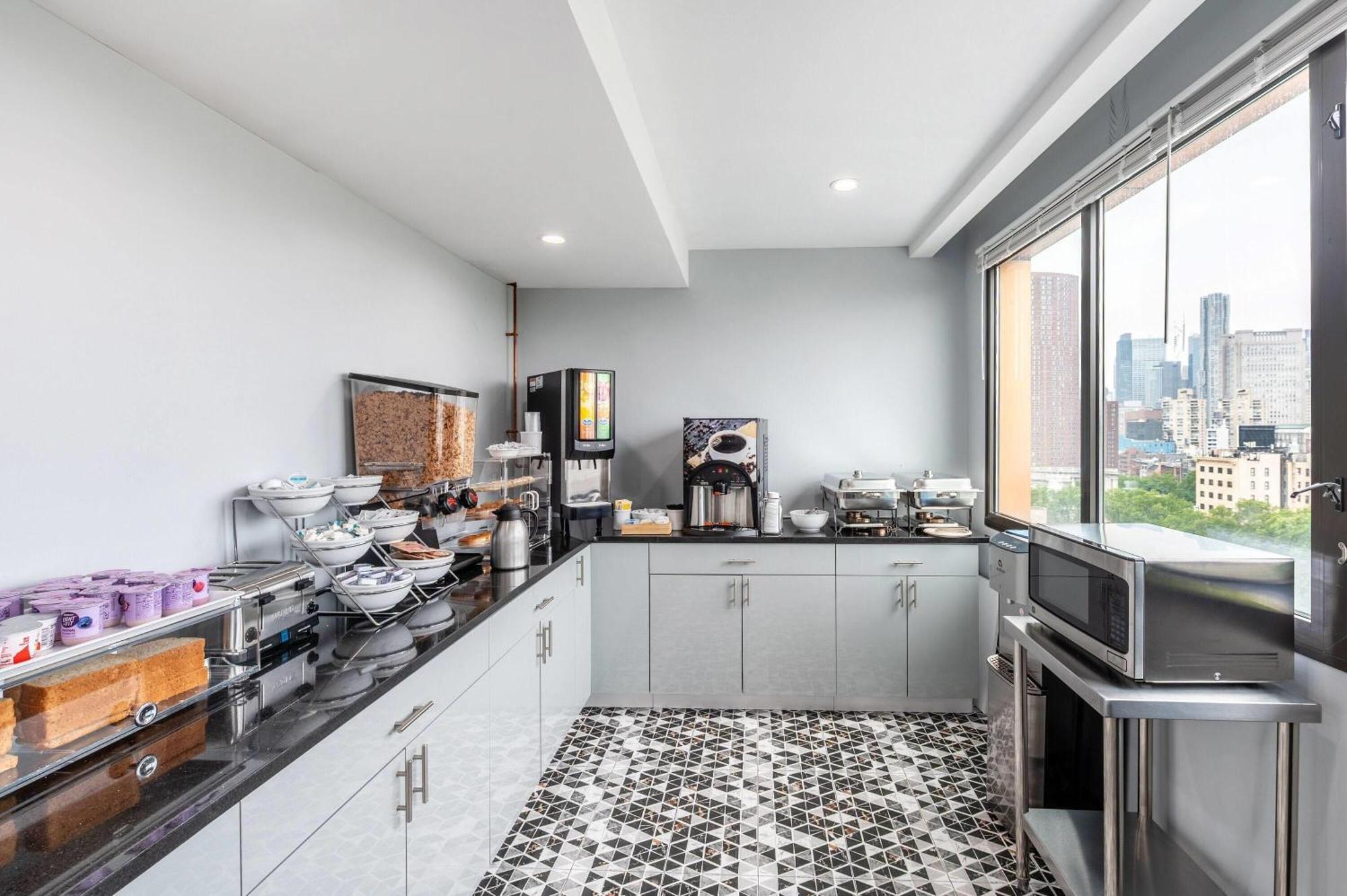 Days By Wyndham Chinatown Hotel