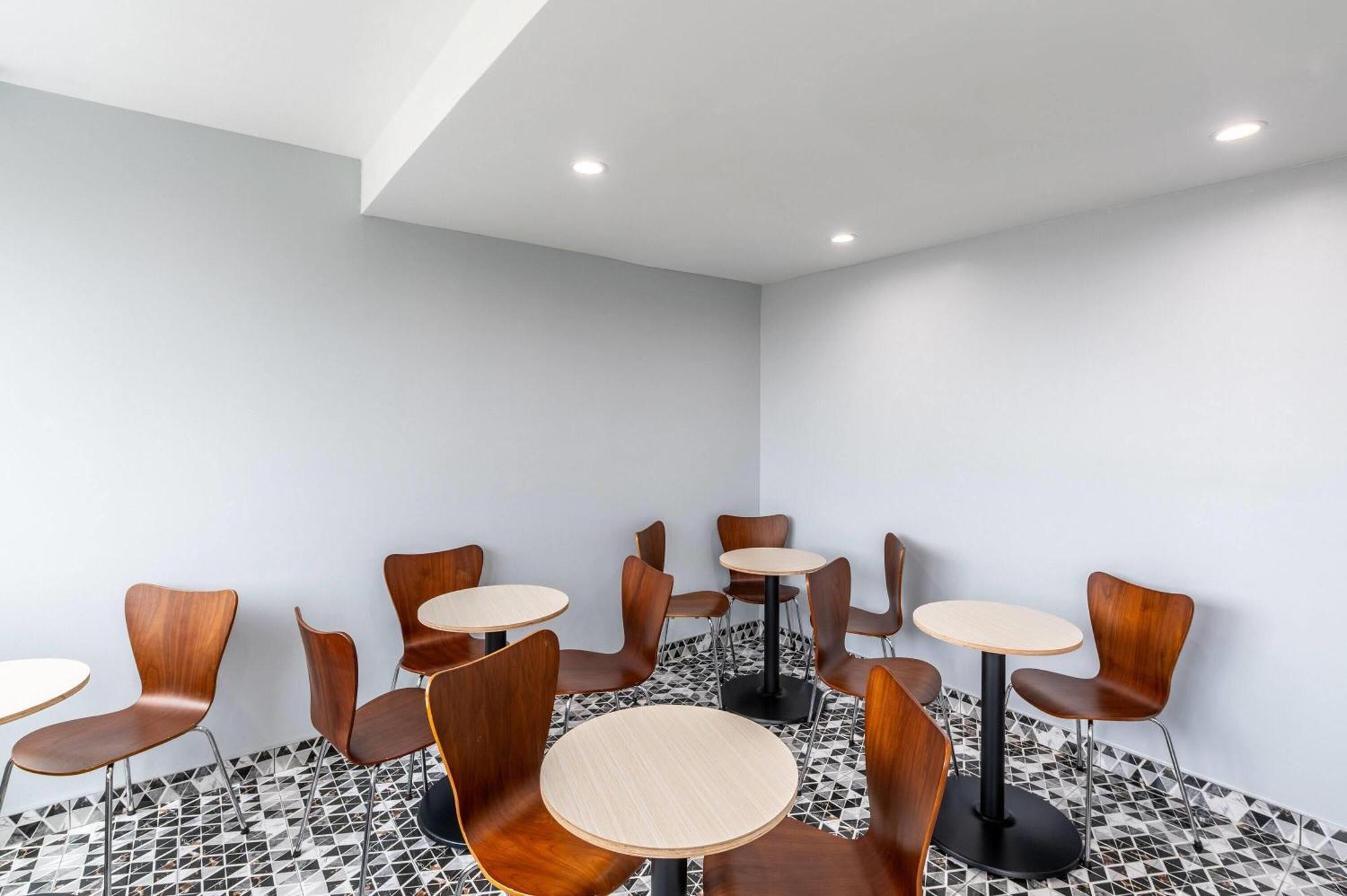 Days By Wyndham Chinatown New York