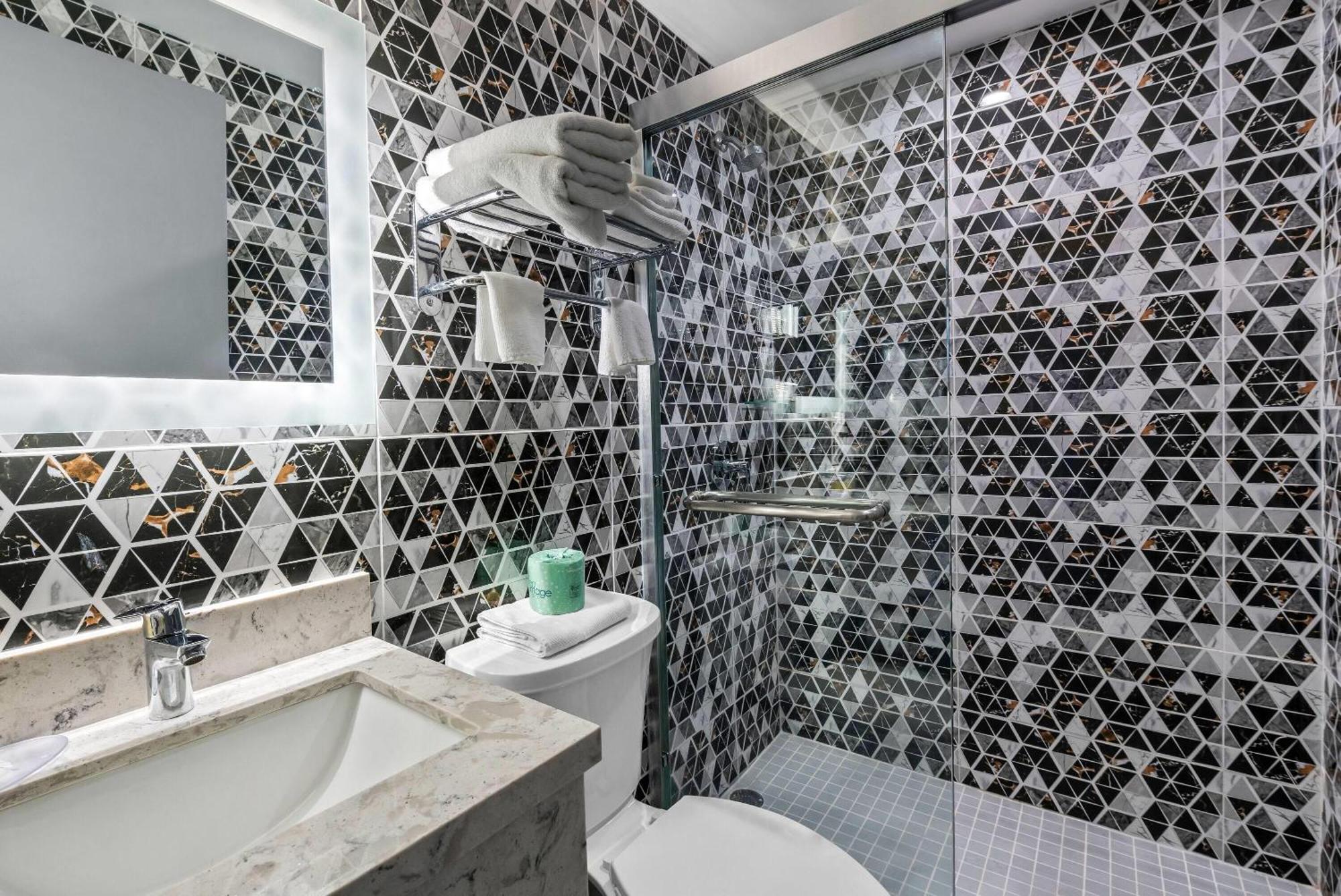 Days By Wyndham Chinatown Hotel New York