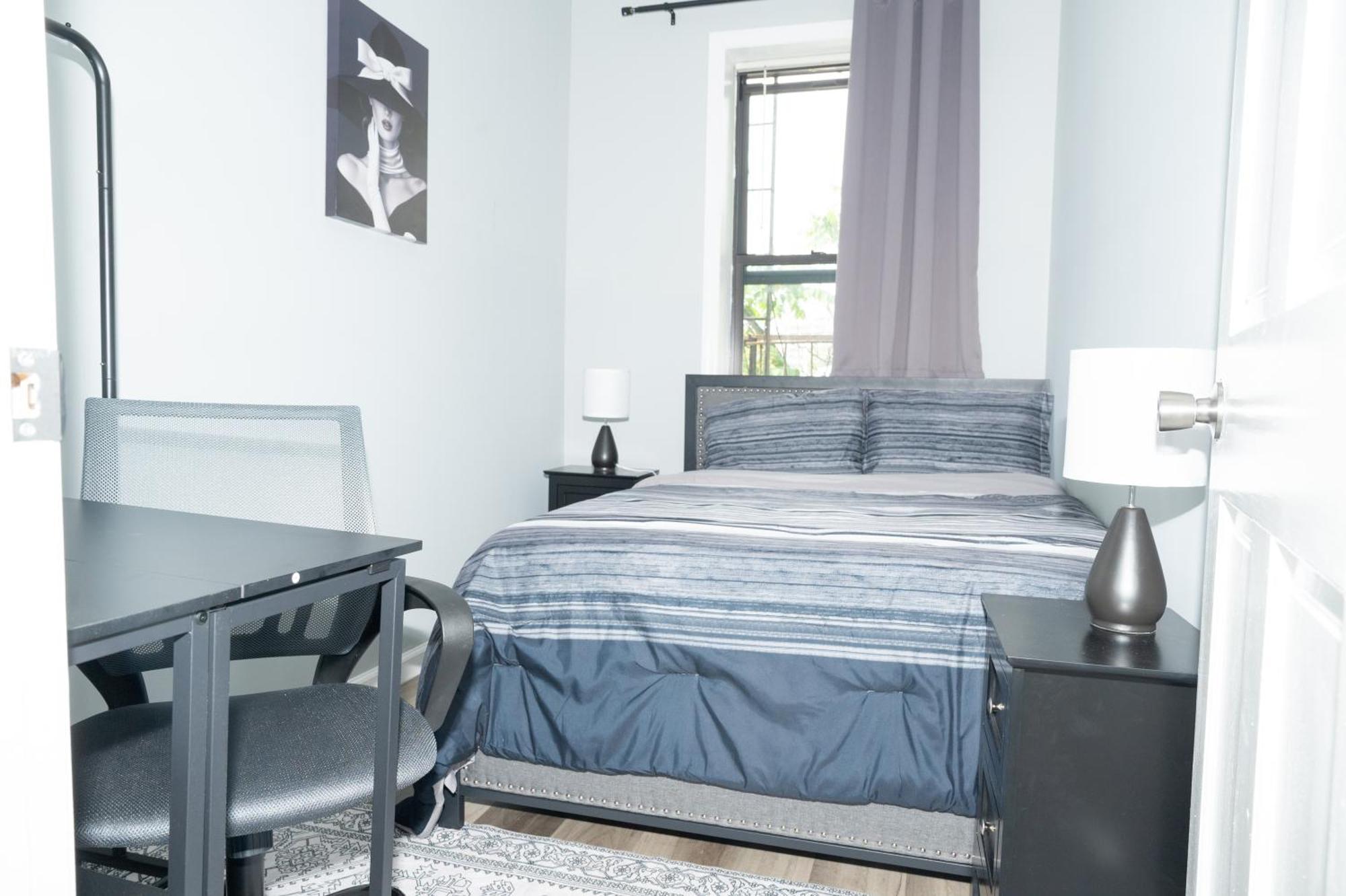 Noir2 Brighton 2min Walk To Ocean & Subway Chic New York