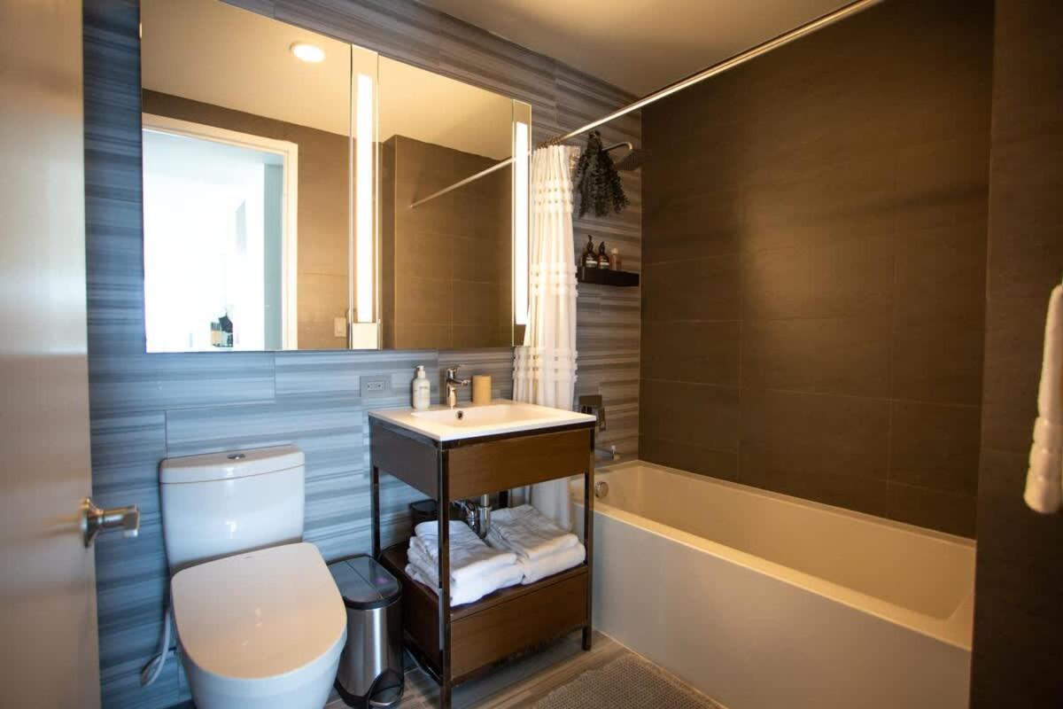 Modern Designer Stunning Hudson Views Corner Unit *