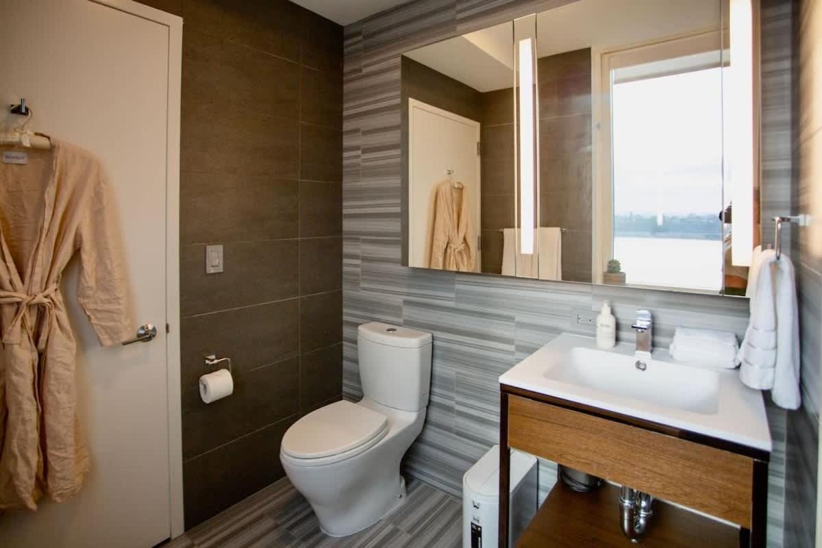 Modern Designer Stunning Hudson Views Corner Unit New York