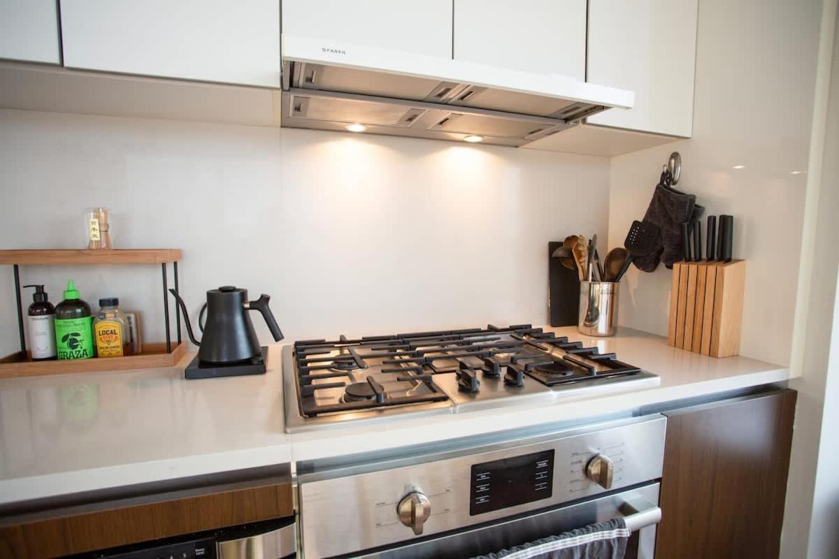 Modern Designer Stunning Hudson Views Corner Unit