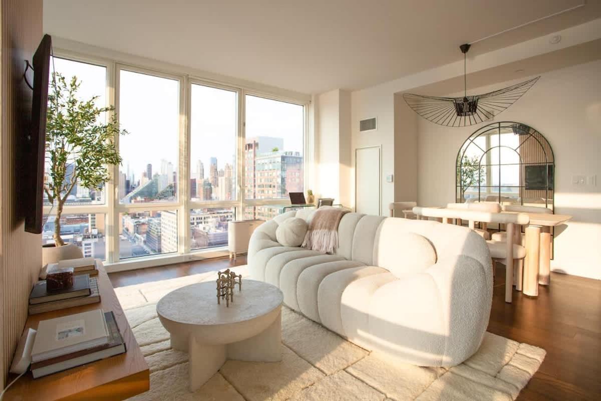 Modern Designer Stunning Hudson Views Corner Unit *