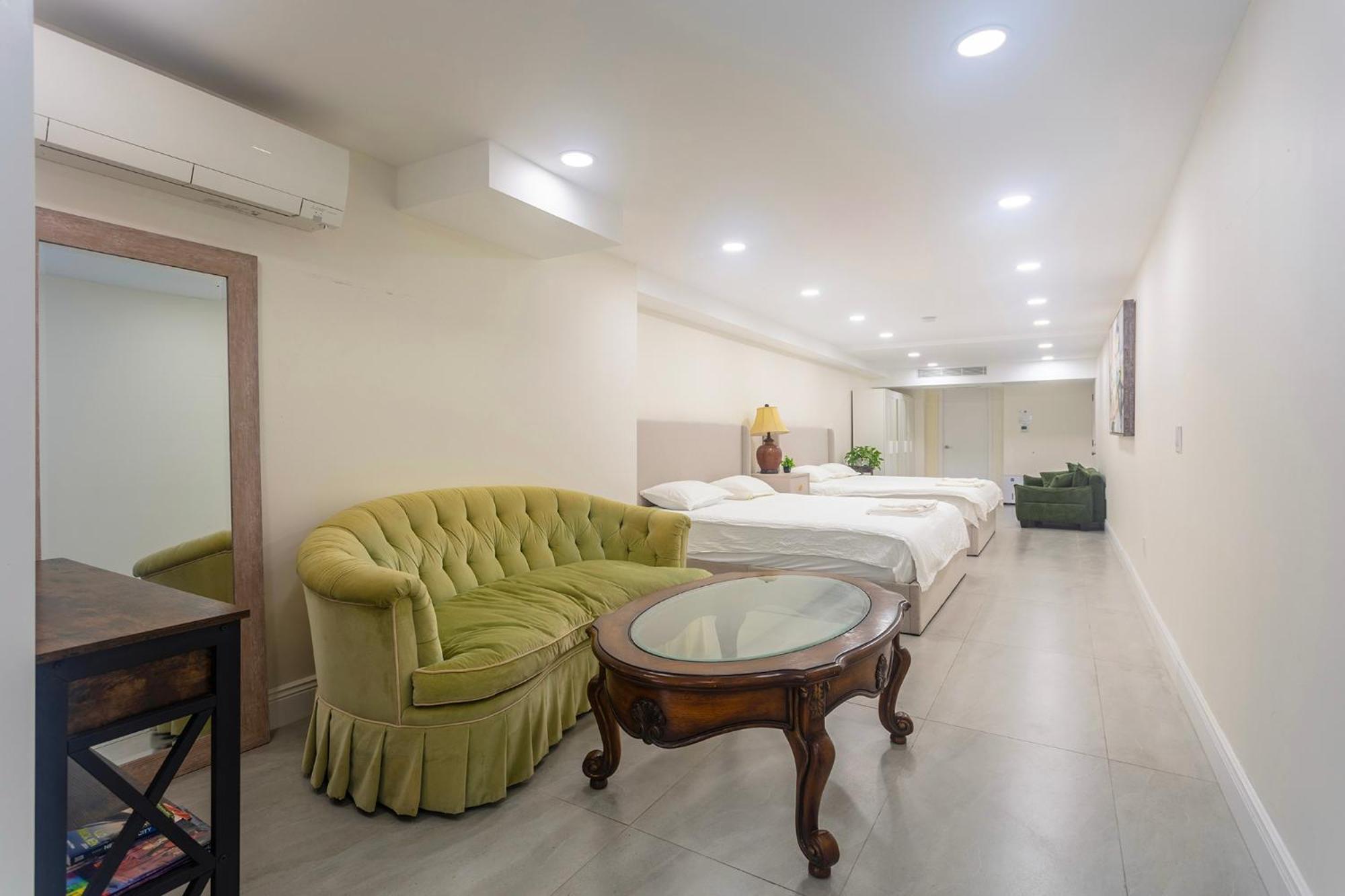 Little Manhattan Near Time Square *