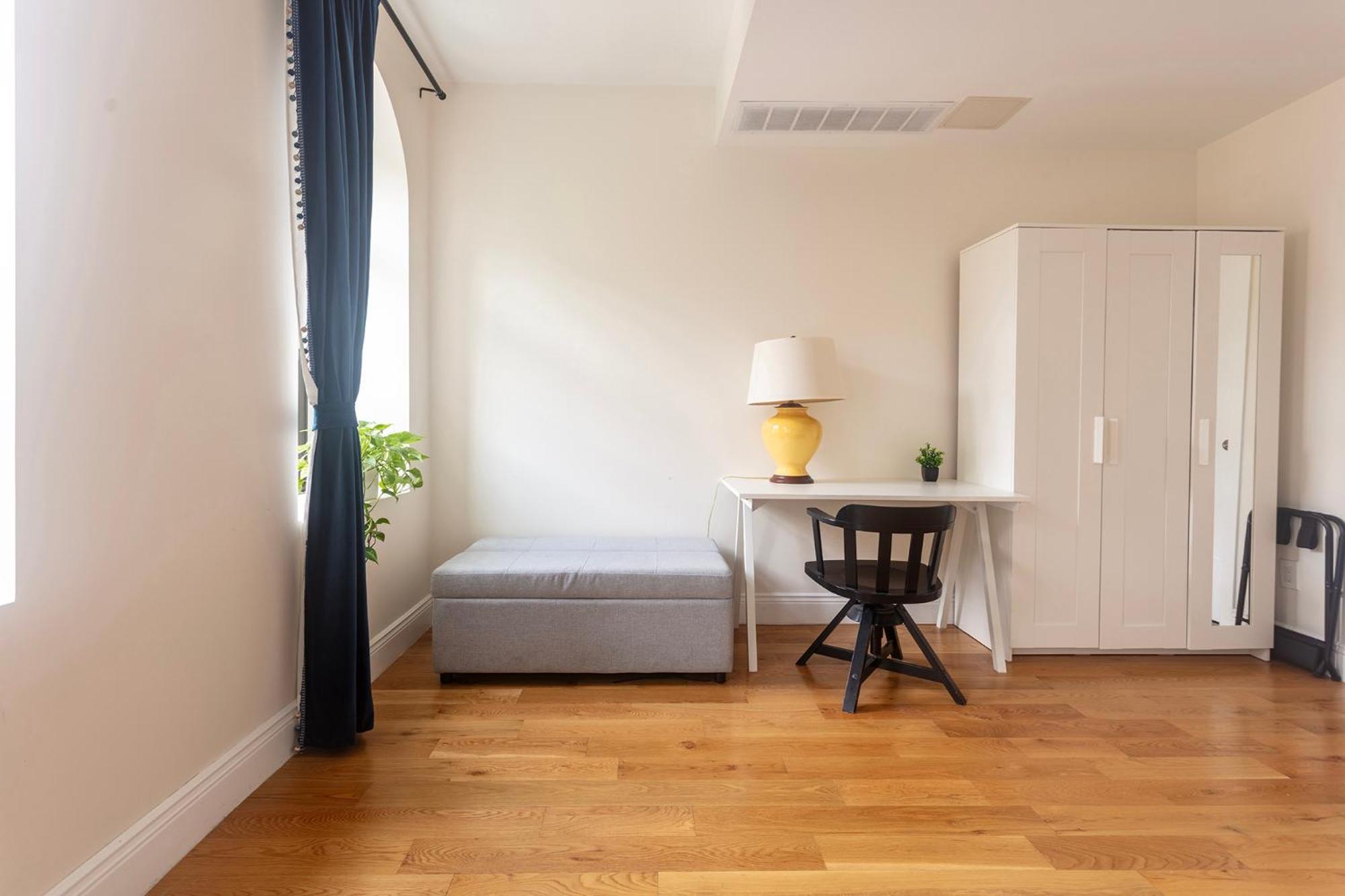 Little Manhattan Near Time Square * New York