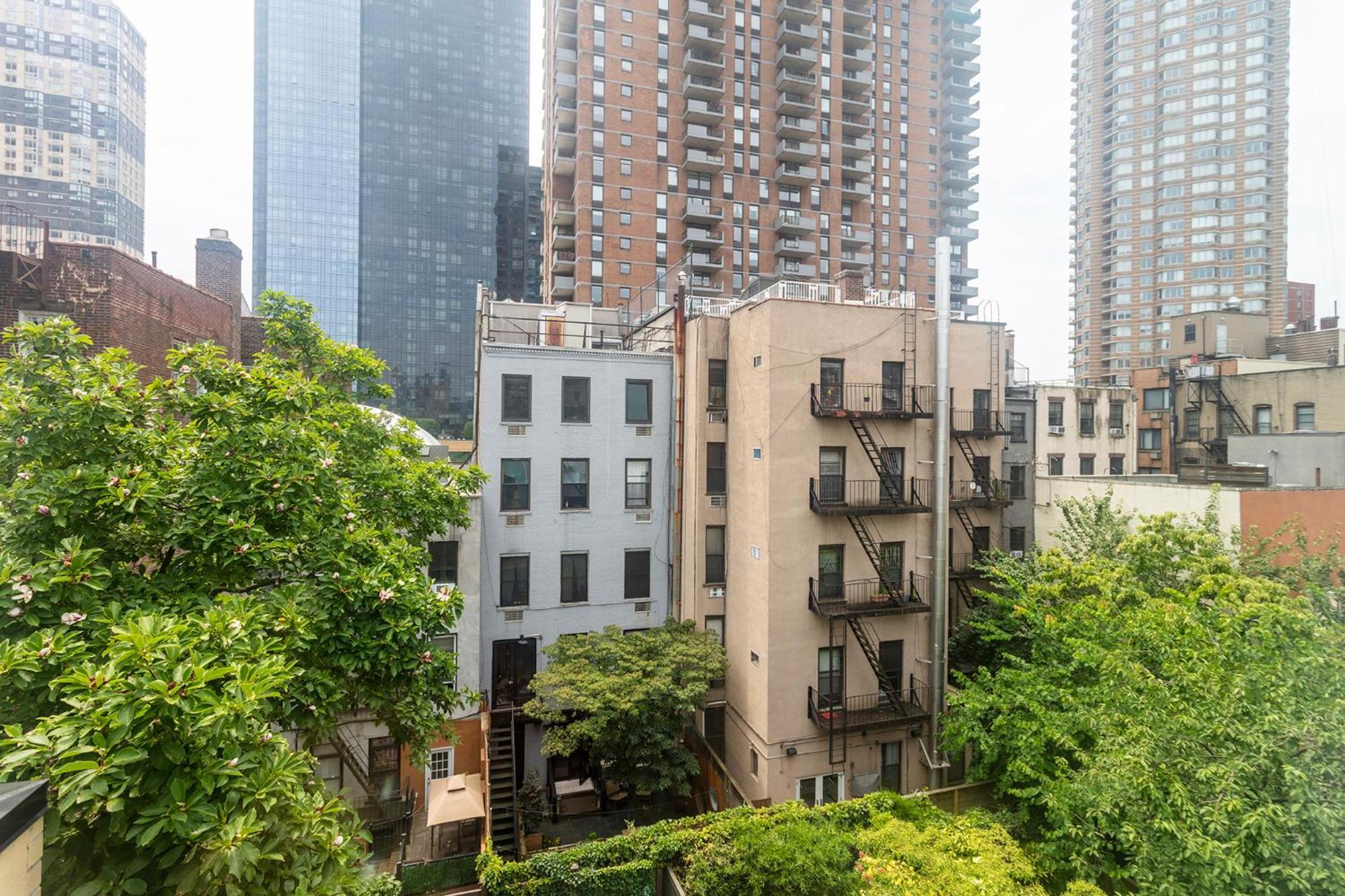 Little Manhattan Near Time Square Homestay