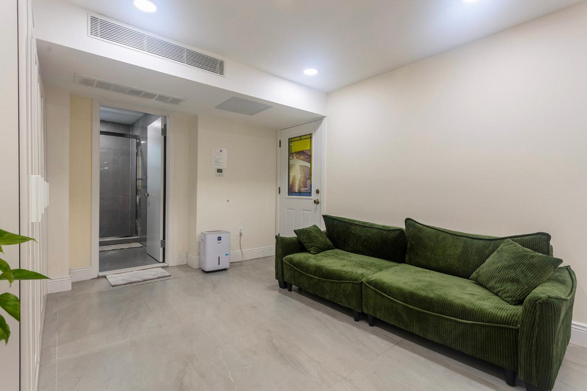 Little Manhattan Near Time Square * New York