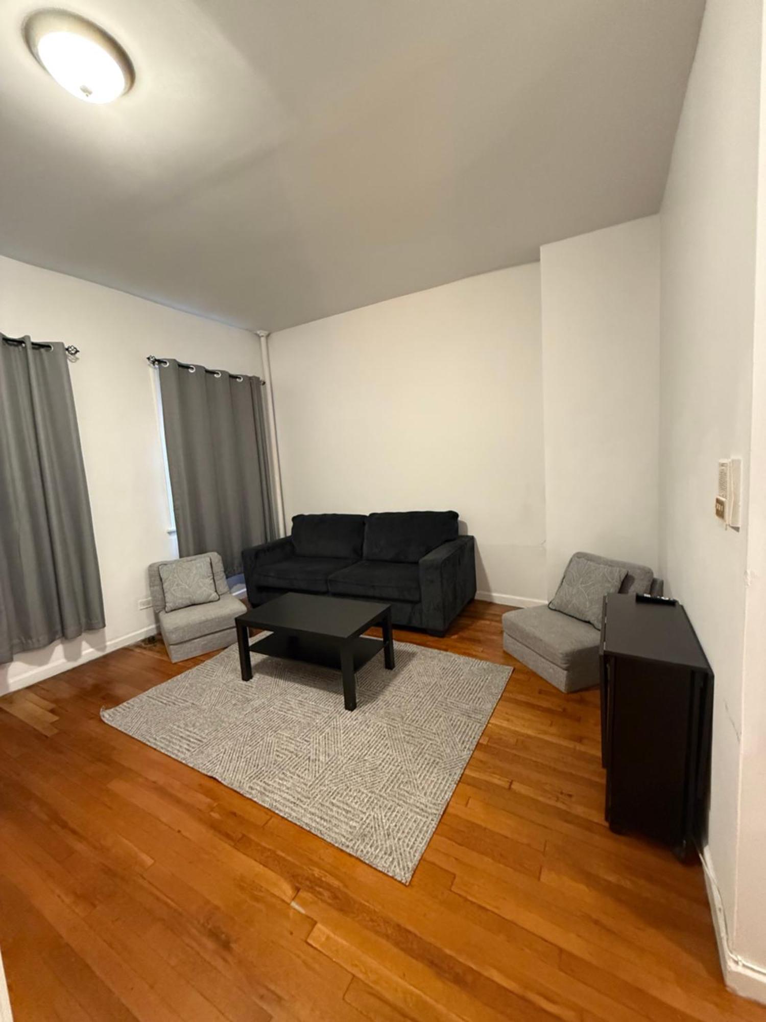 Mid Town East 28th Street Next To Times Square Apartment