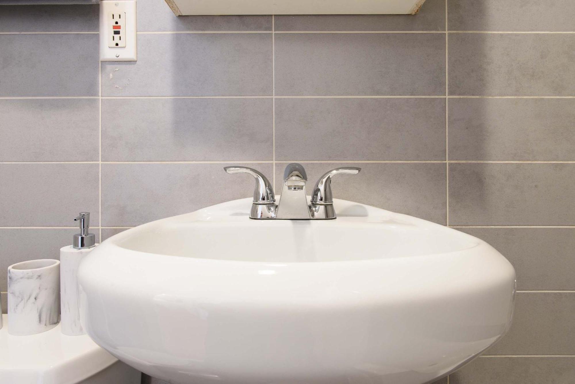 69-5d Modern Lower East East 1br Brand New *