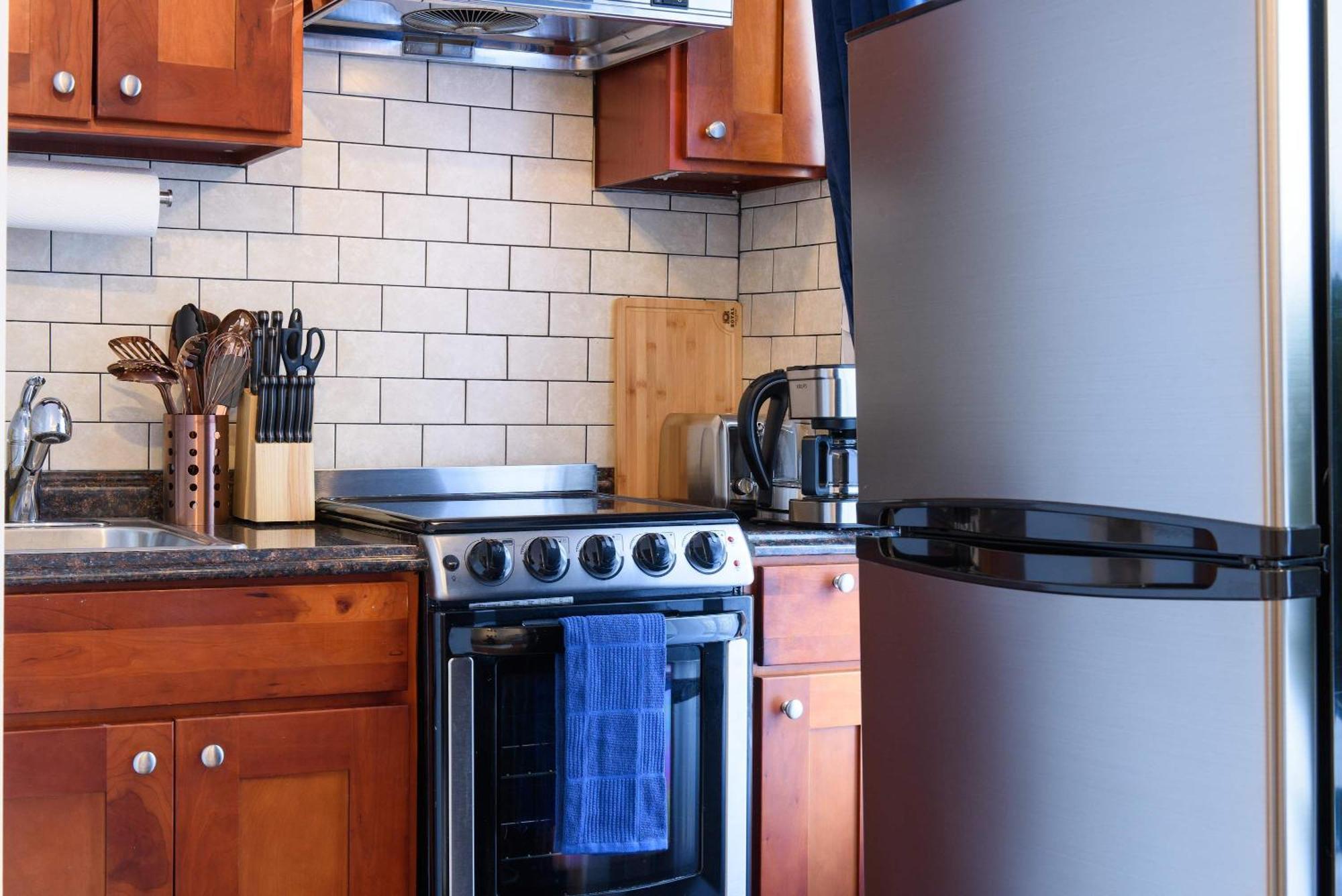 69-5d Modern Lower East East 1br Brand New New York