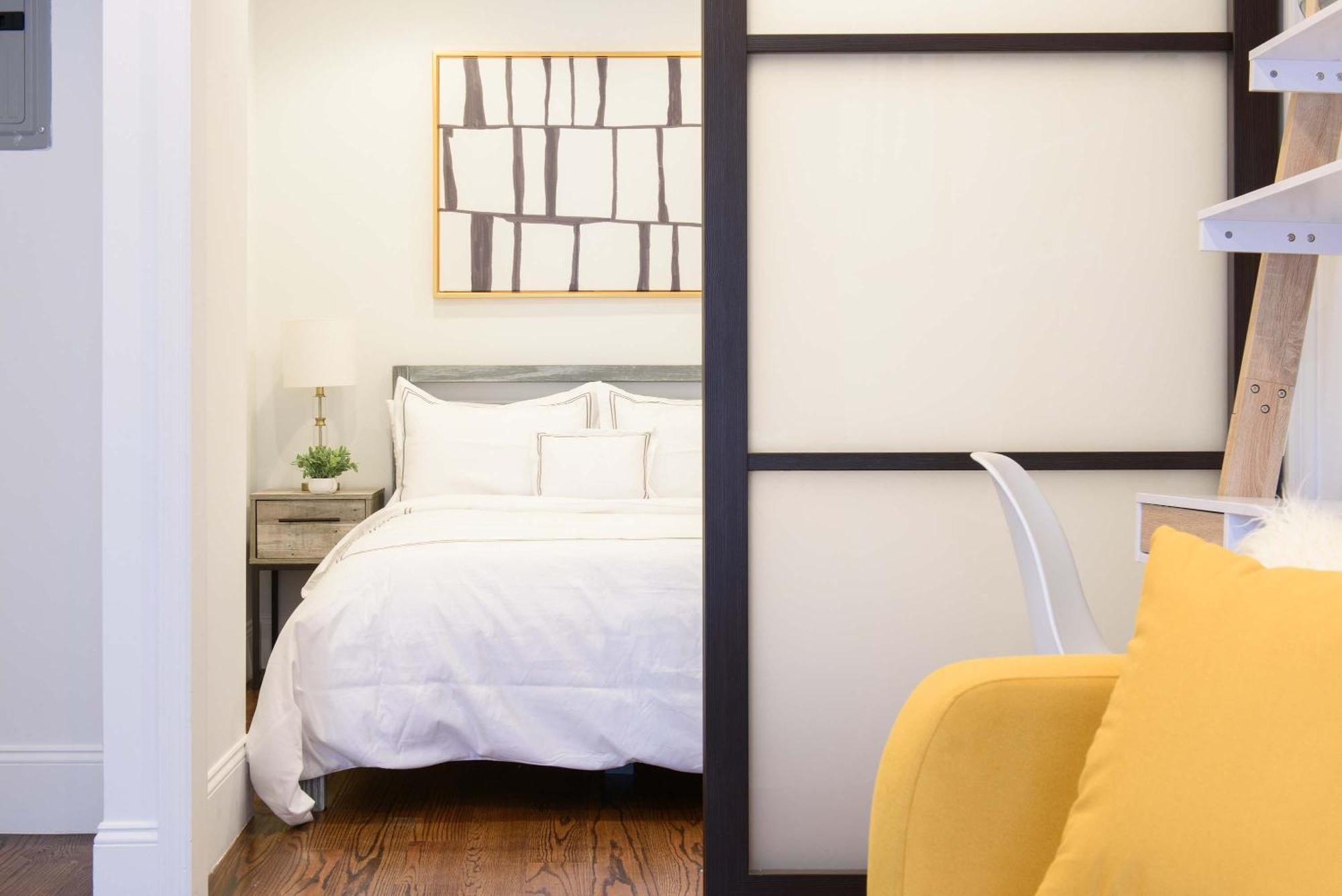 Apartment 69-4a Quality New Prime Lower East East 1br