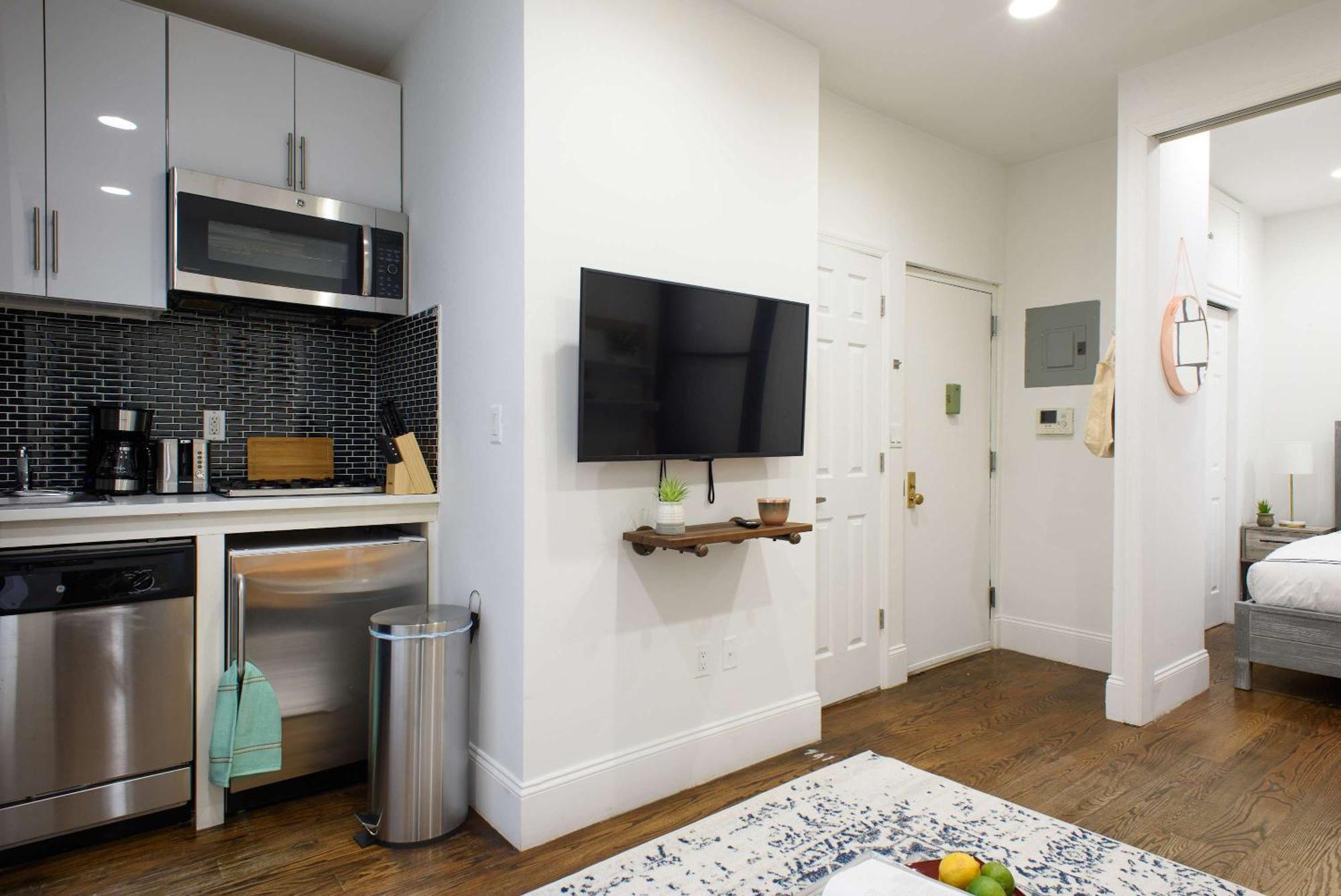 Apartment 69-2a Prime Lower East Side 1br Brand New New York