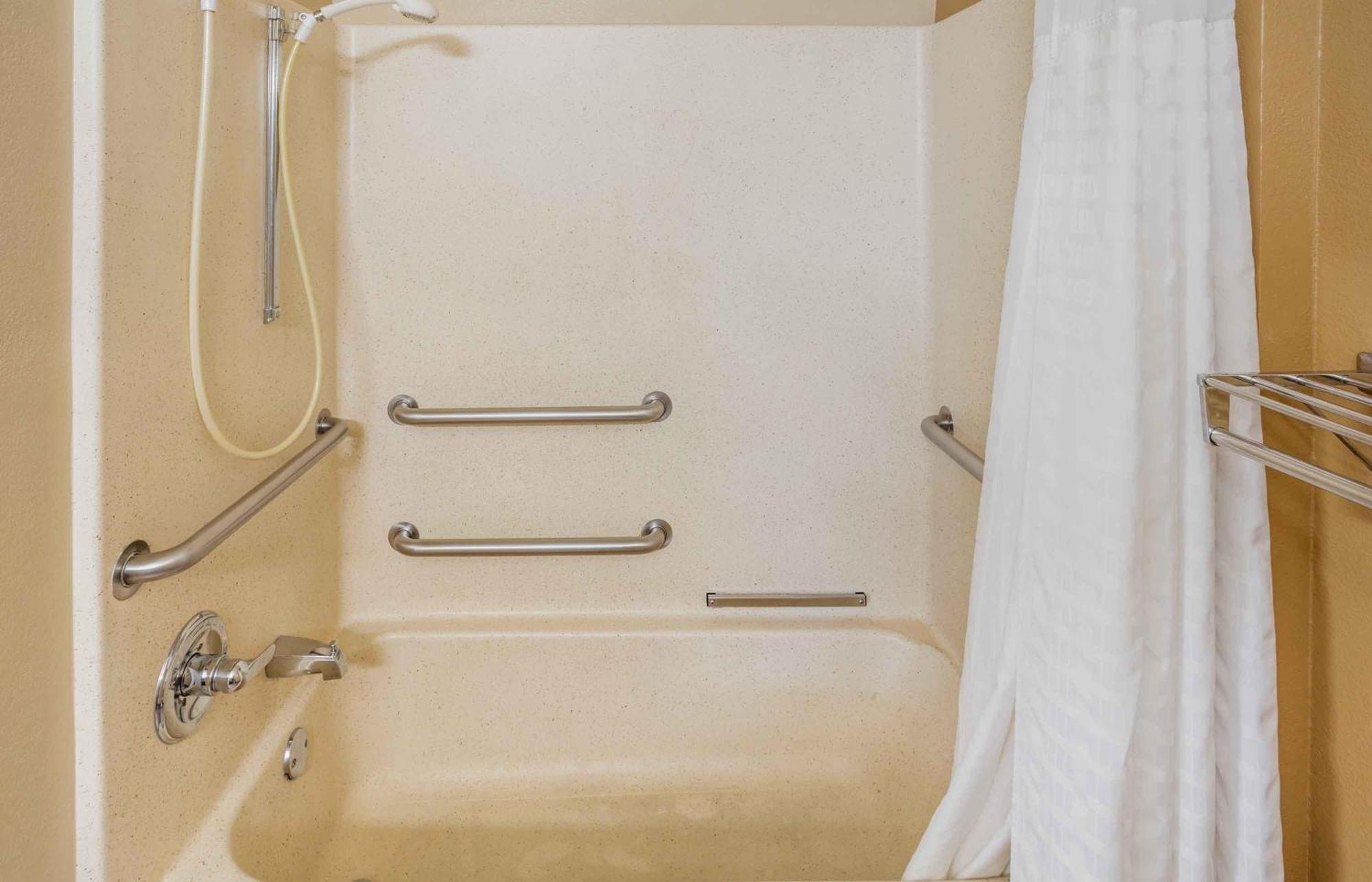 Extended America - - Laguardia Airport