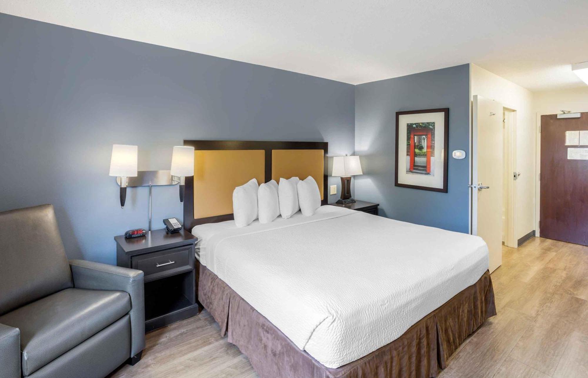 Extended America - - Laguardia Airport Hotel