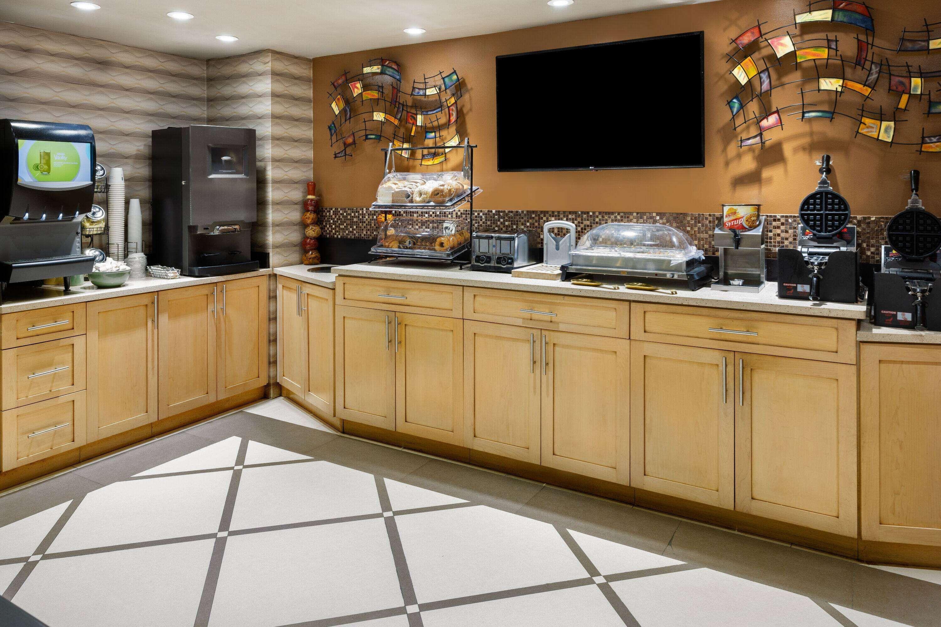 Ramada By Wyndham Bronx