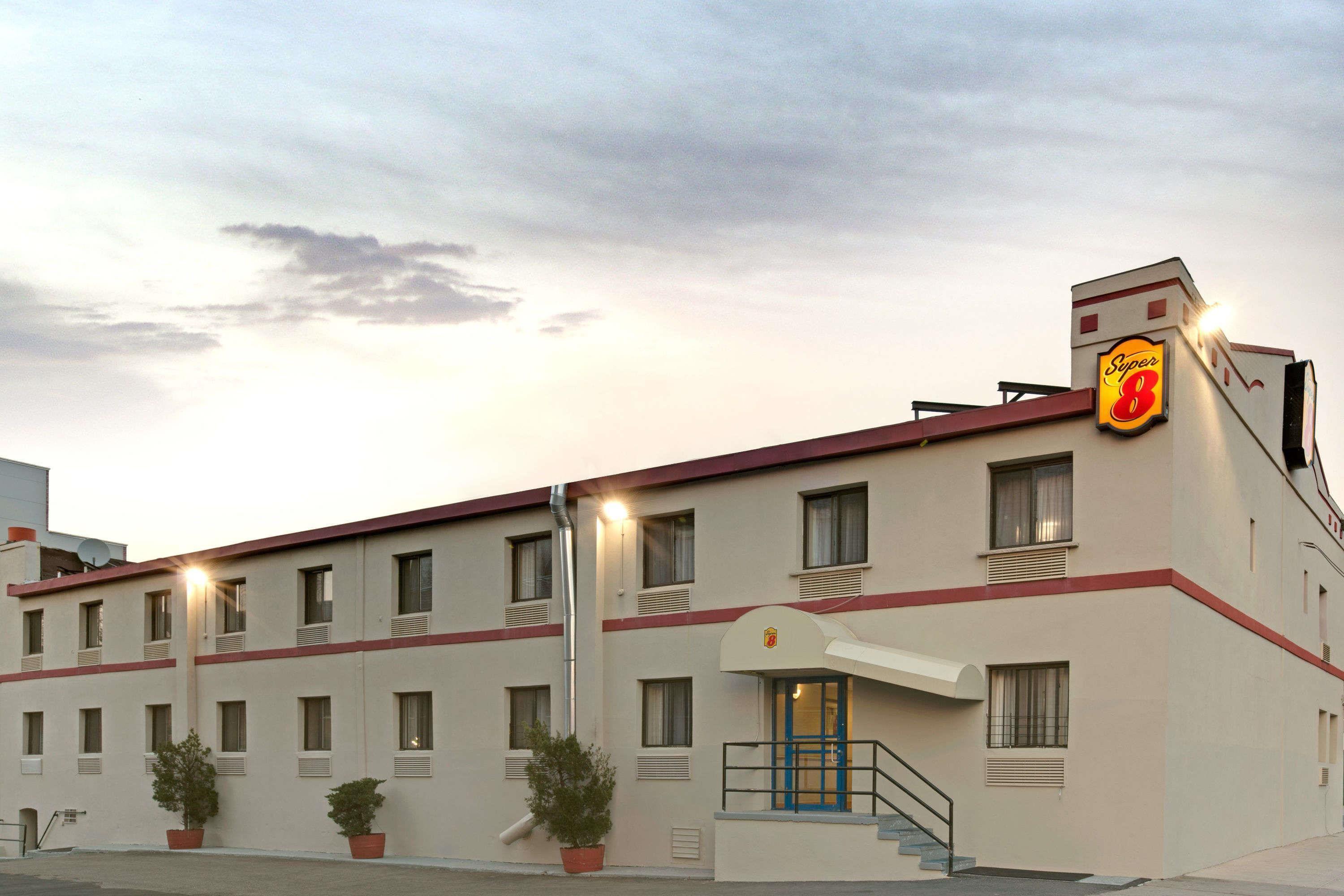 Super 8 By Wyndham Long Island Lga Hotel New York