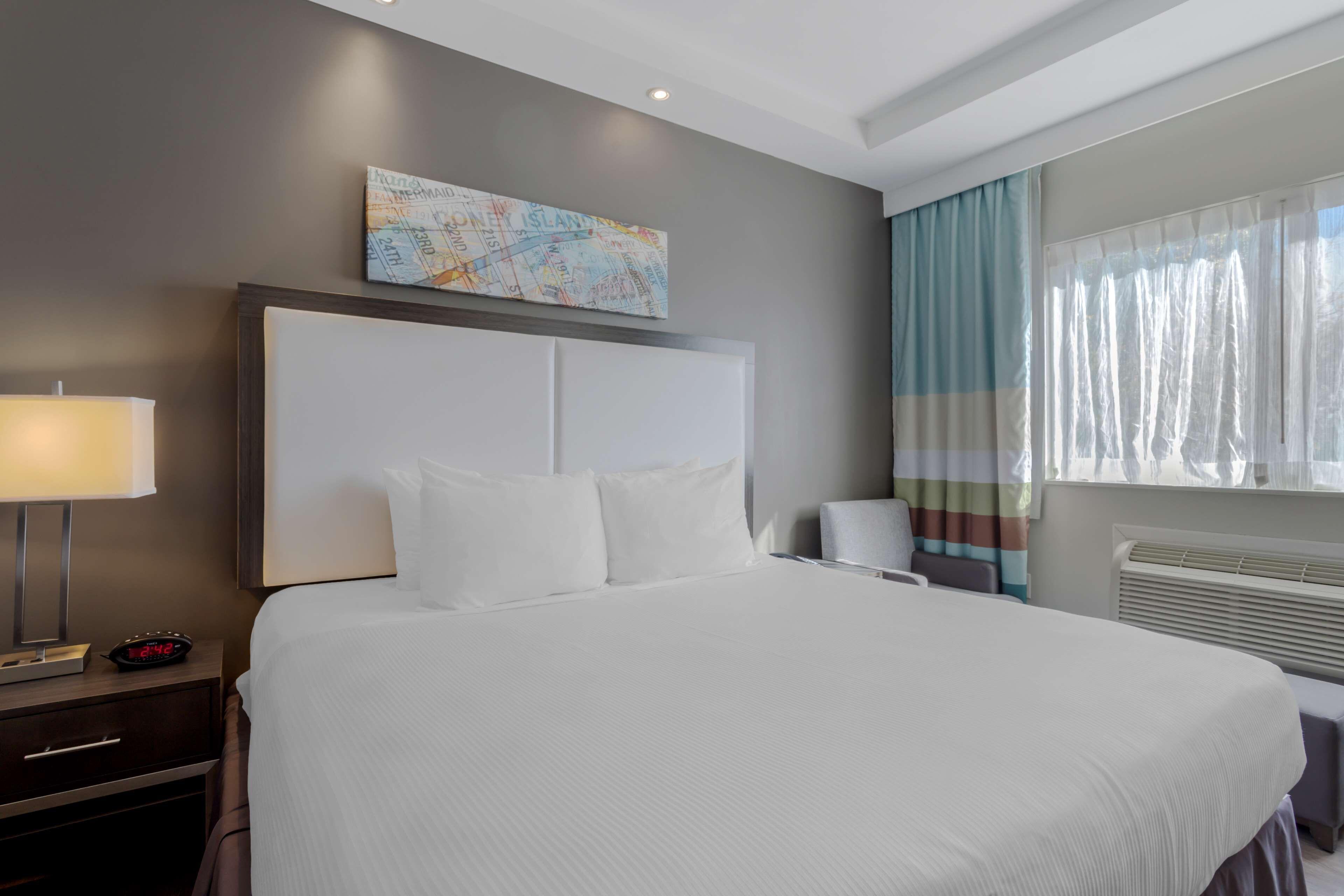 Western Brooklyn Bay Hotel