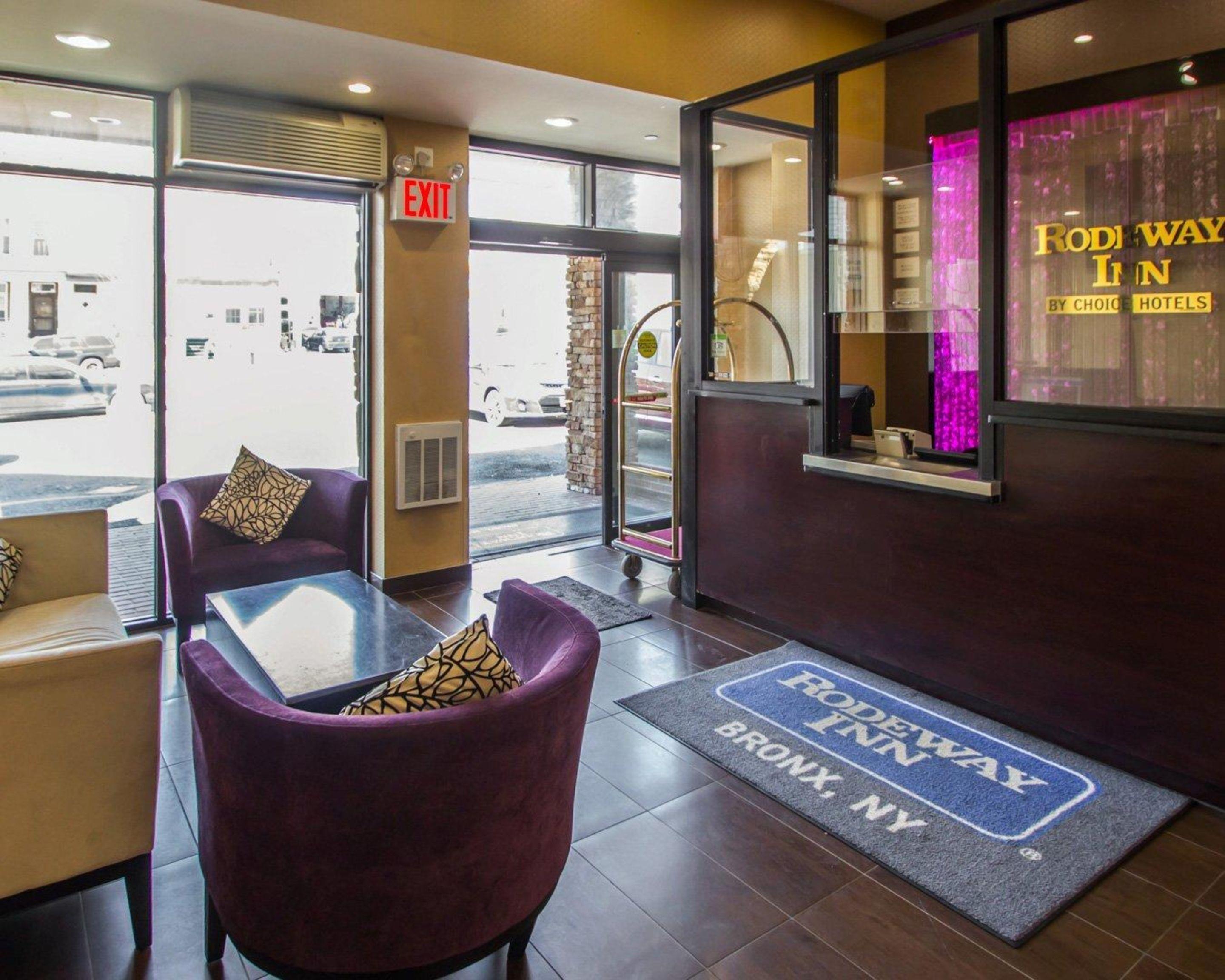 Rodeway Bronx Zoo Inn