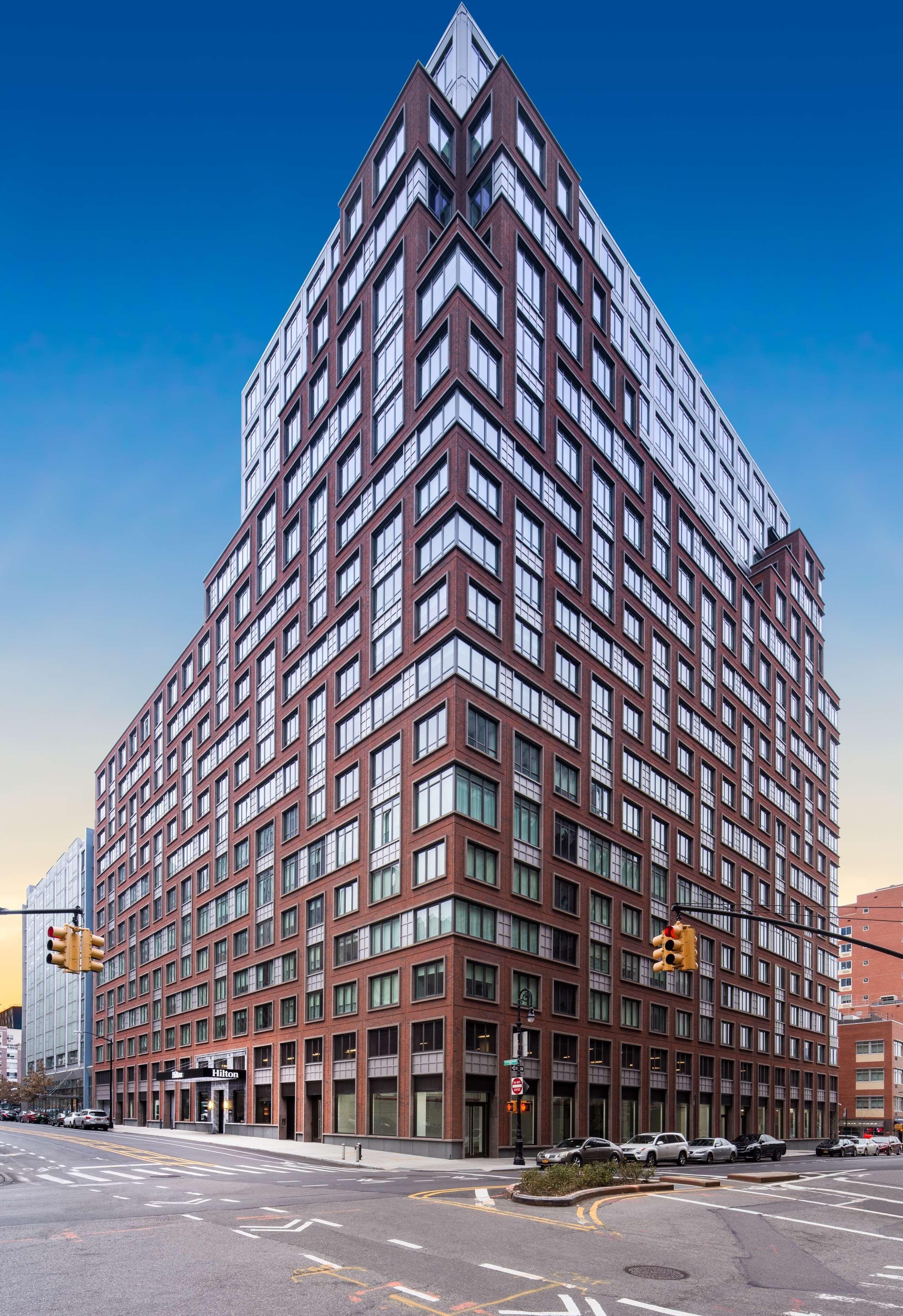 Hilton Brooklyn - Newly Renovated 4*