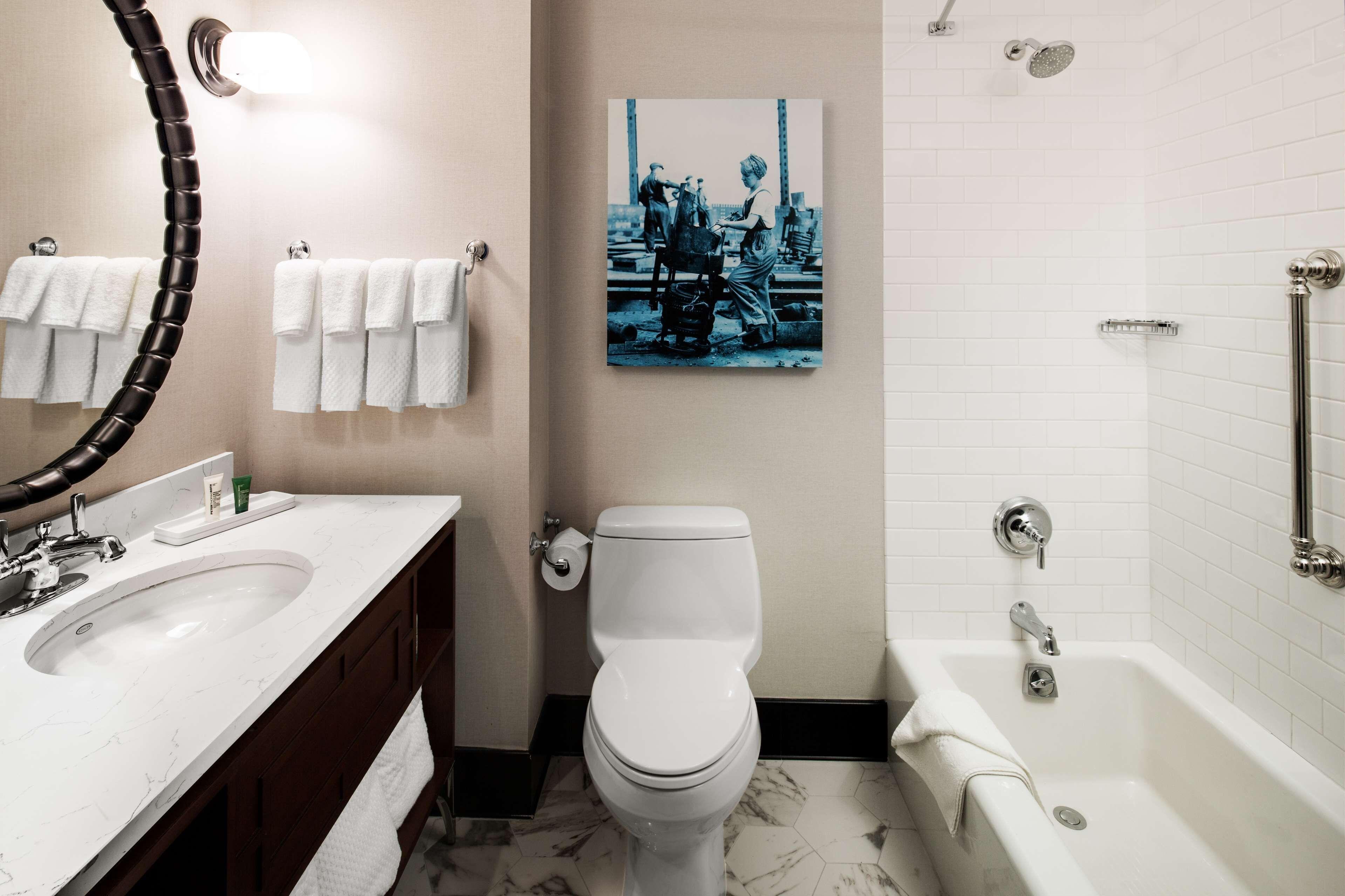 Hilton Brooklyn - Newly Renovated Hotel