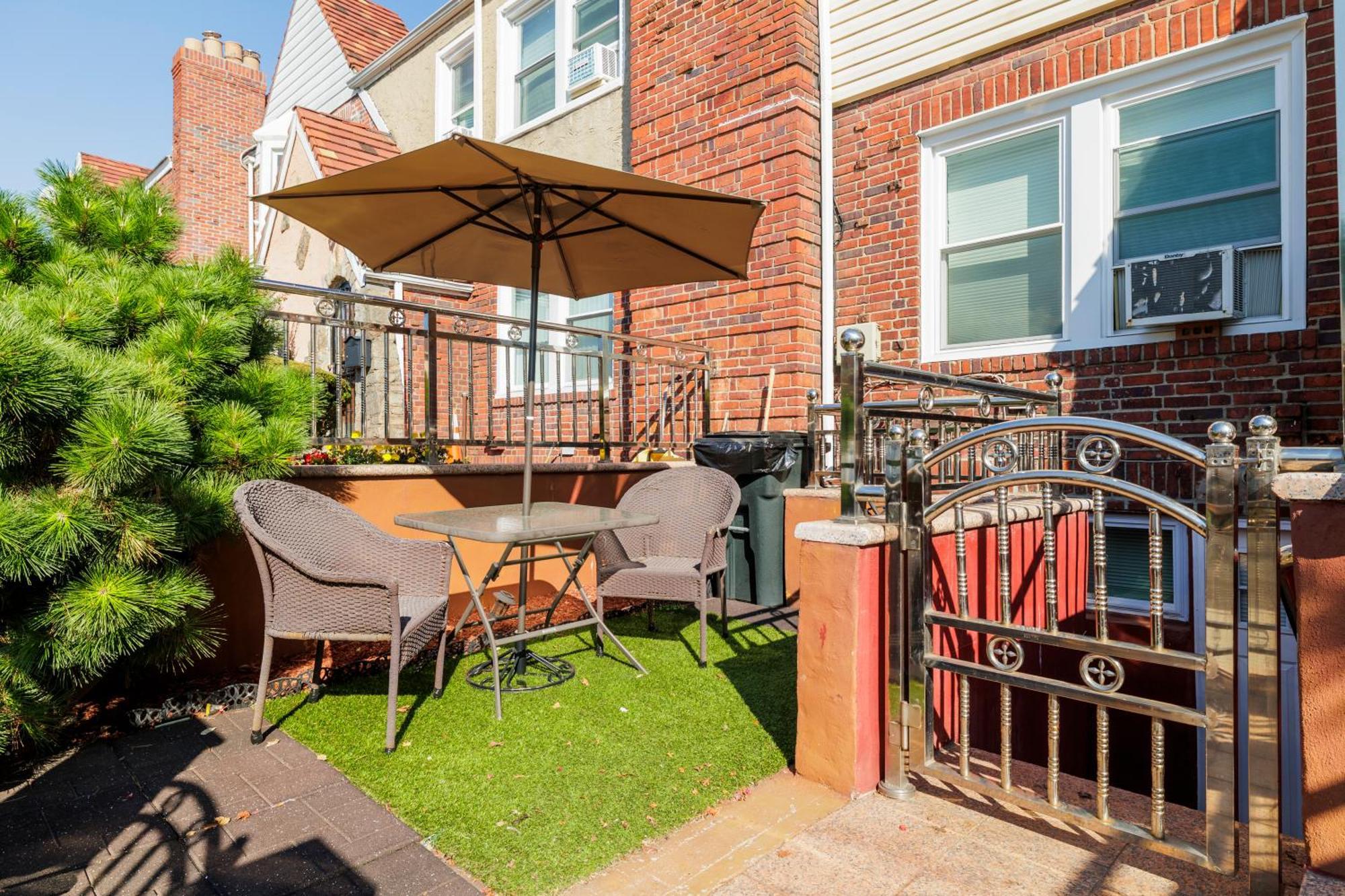 The Oasis Duplex 12 Minutes Away From Jfk